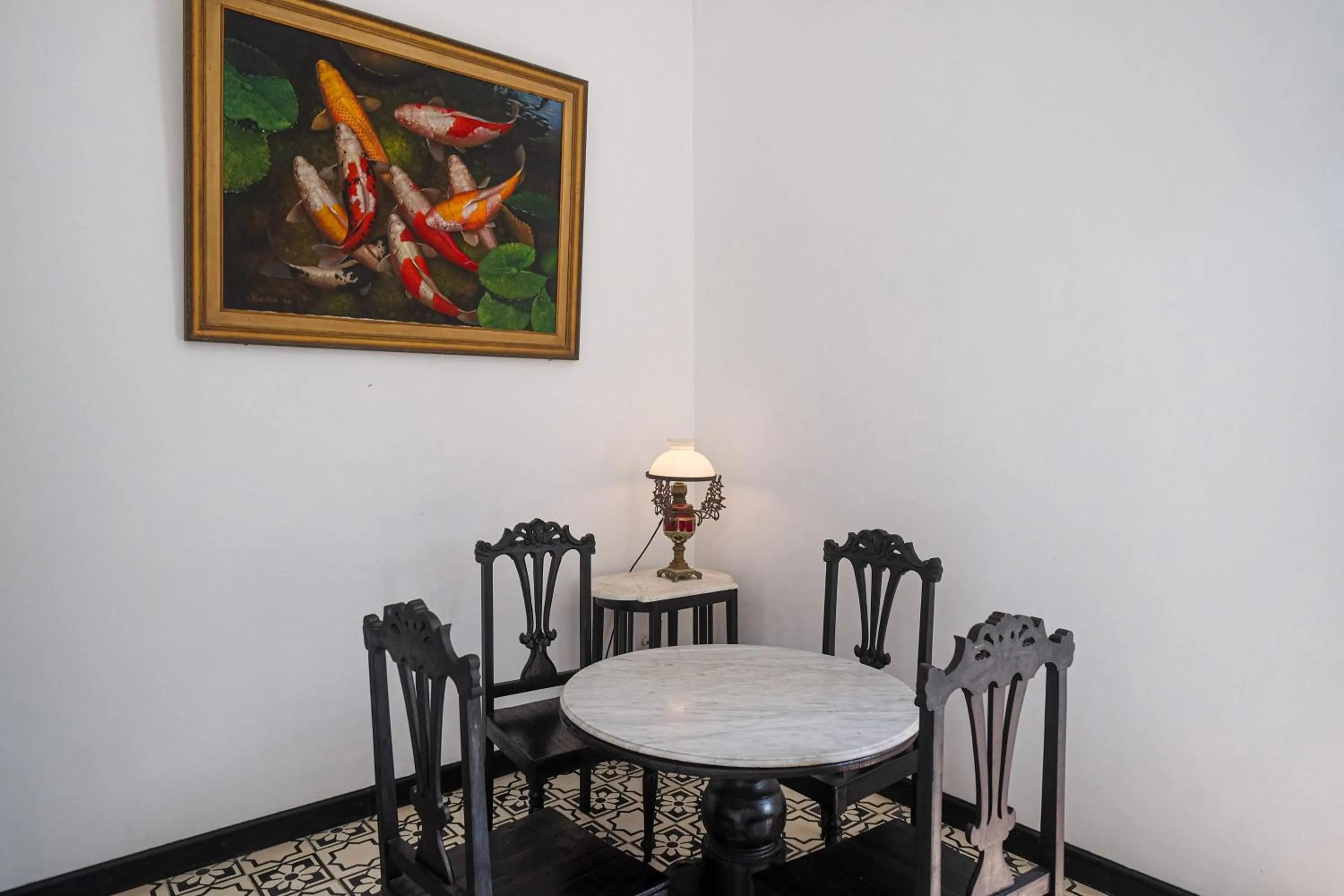 Seating area in RedDoorz Plus @ Harmonie Cepu Blora