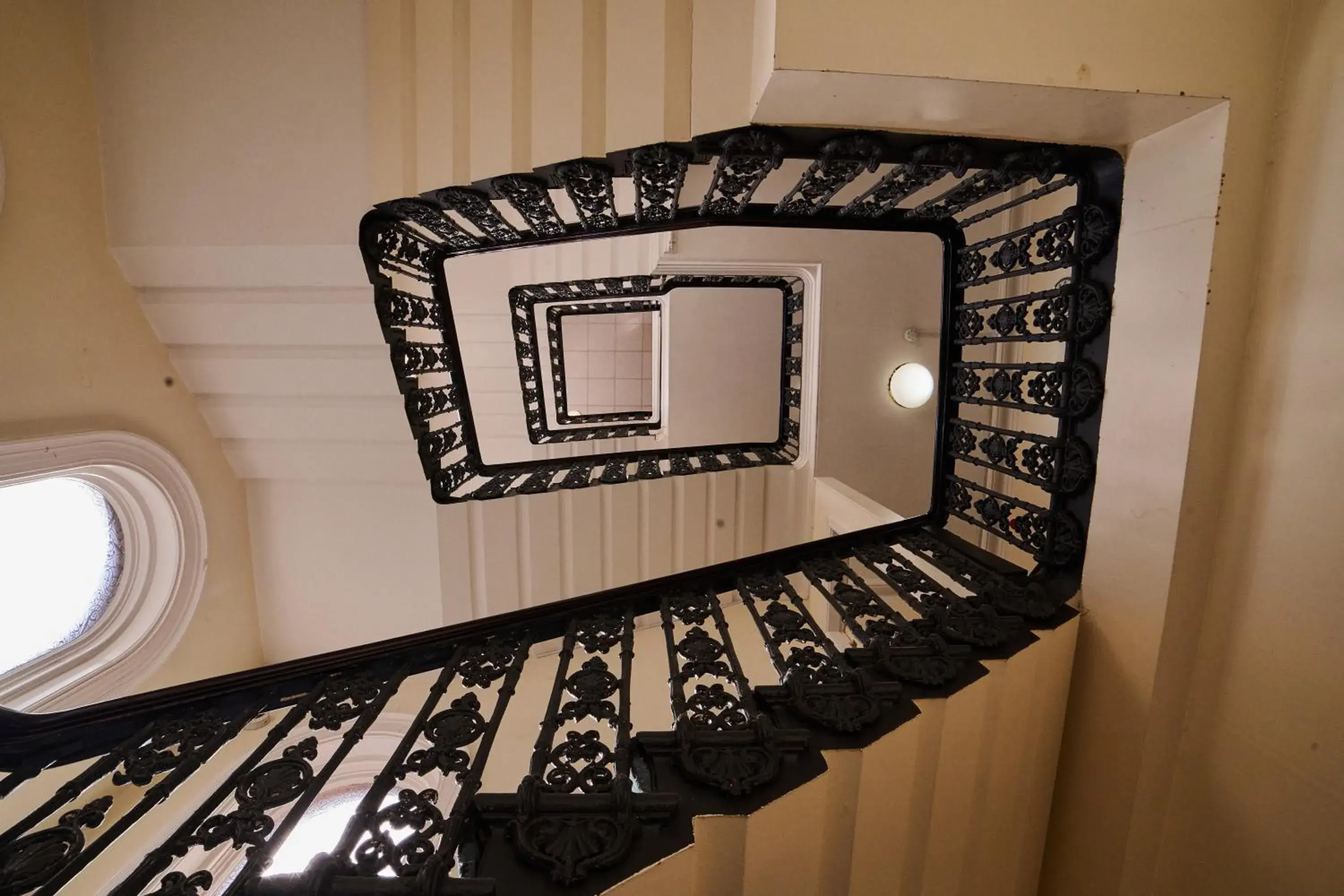 Property building in Discovery Inn - Leeds Property building in Discovery Inn - Leeds