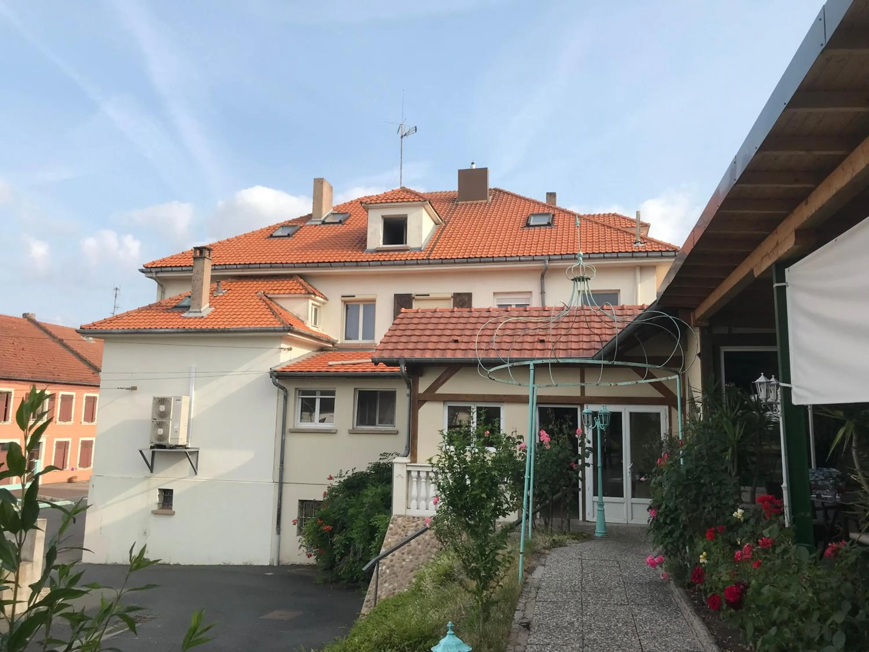 Property building in Hôtel Le Floride