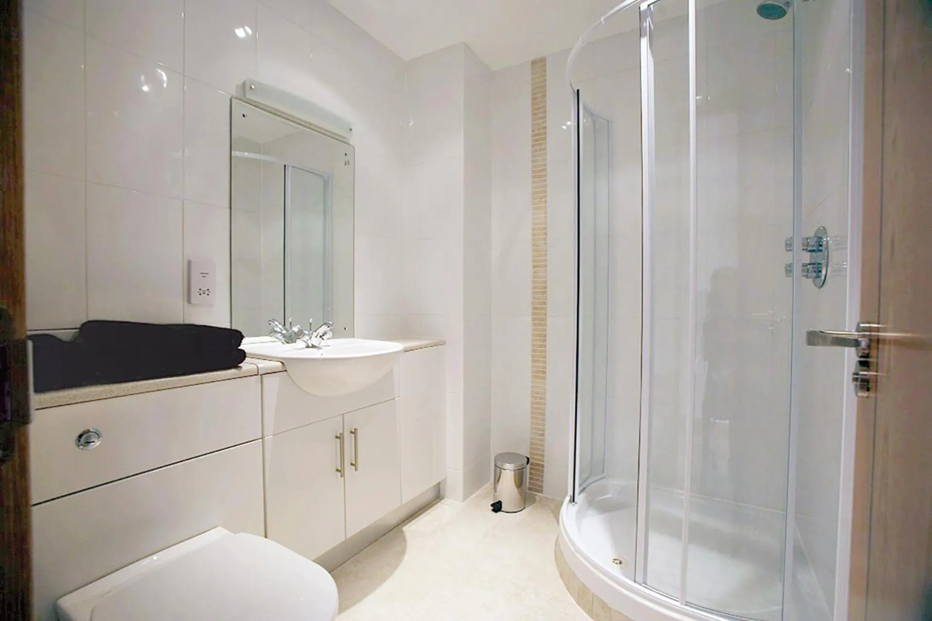 Shower in St Angela's Lakeside Aparthotel SALA