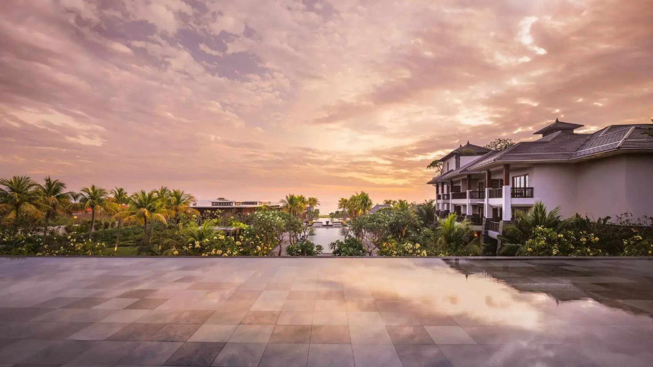 Lounge or bar in Regent Bali Canggu Lounge or bar in Regent Bali Canggu