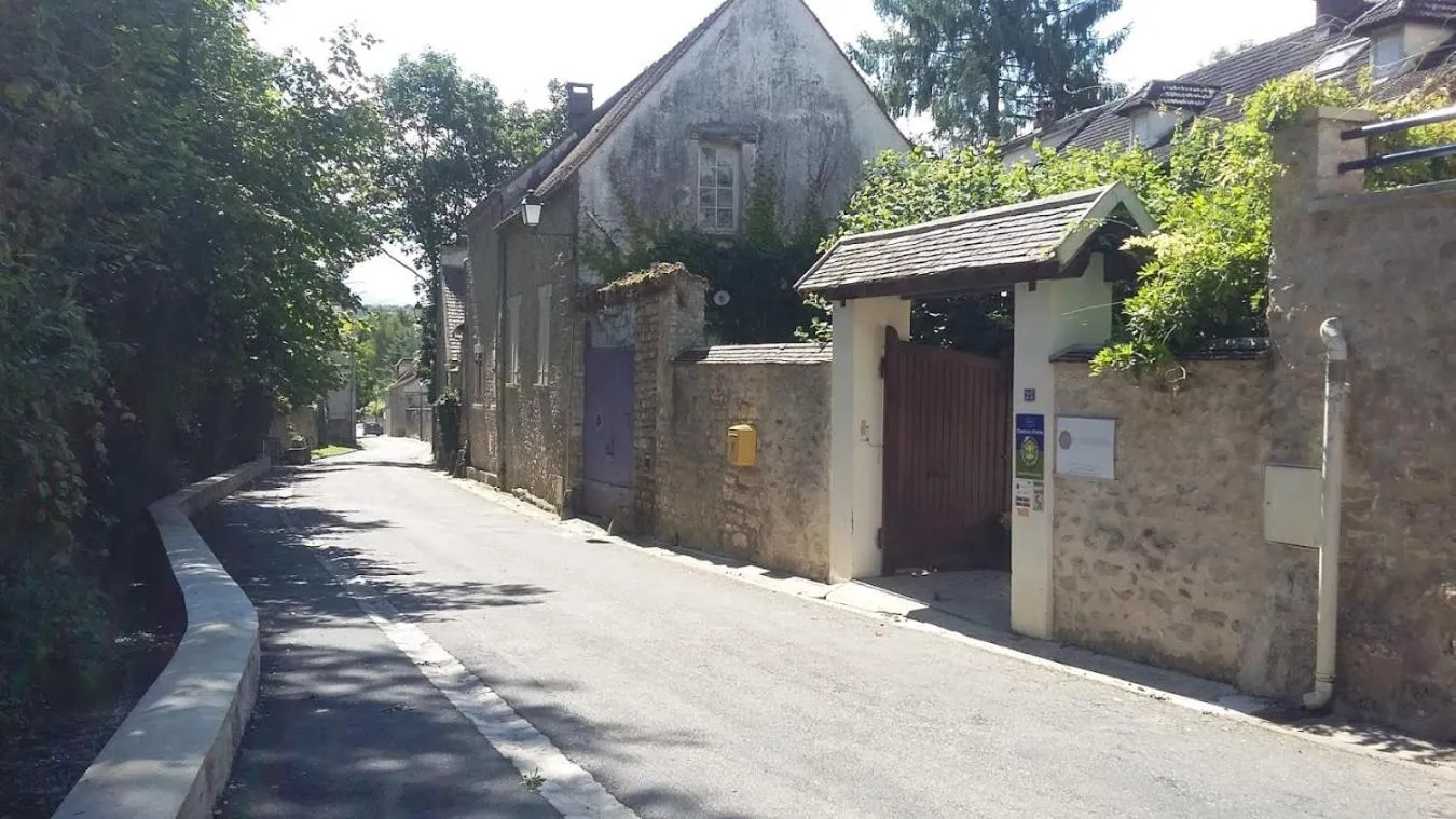 Facade/entrance in Chambres d'hôtes Villa de Vienne-en-Arthies