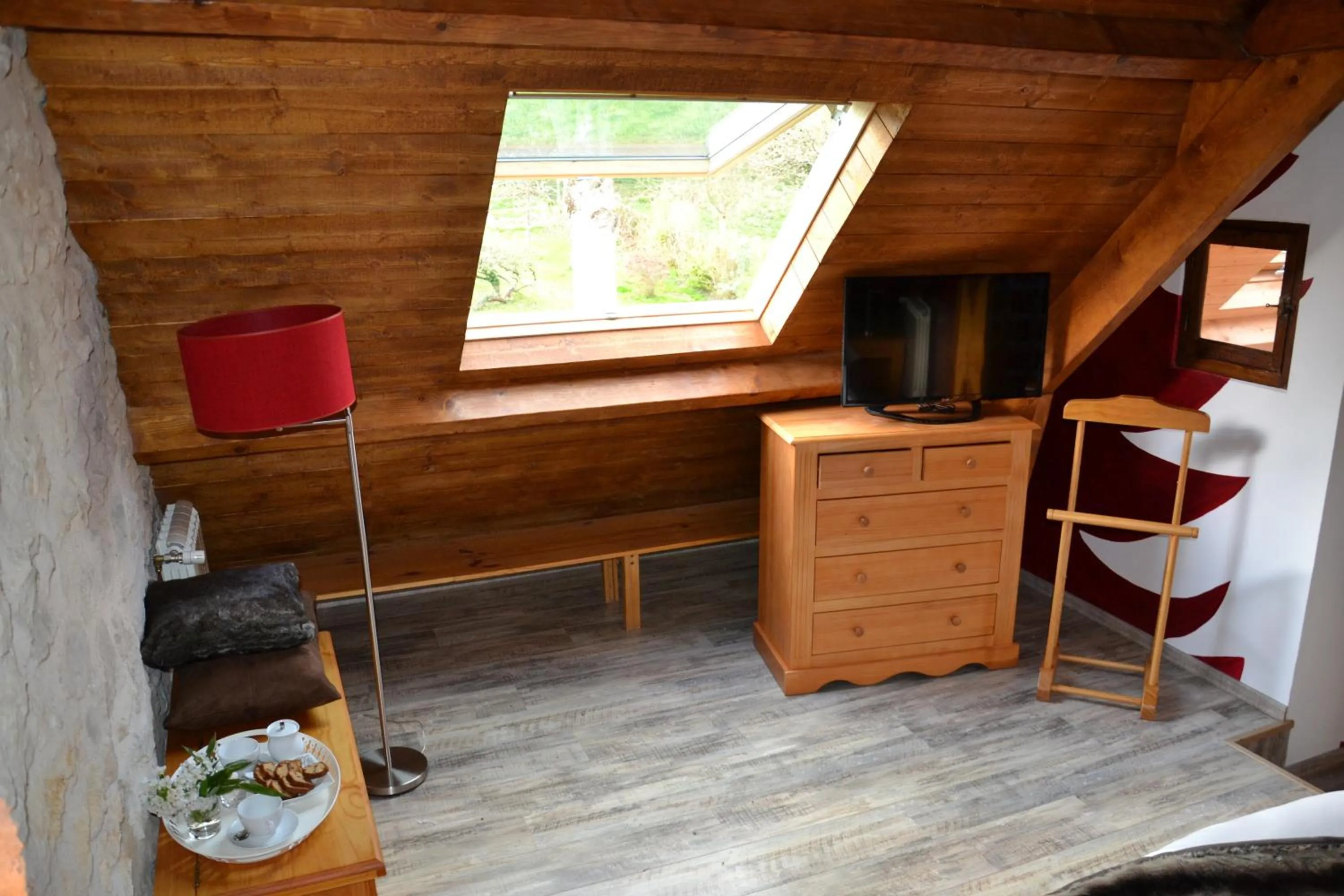 TV and multimedia in Chambres d'hôtes Villa de Vienne-en-Arthies