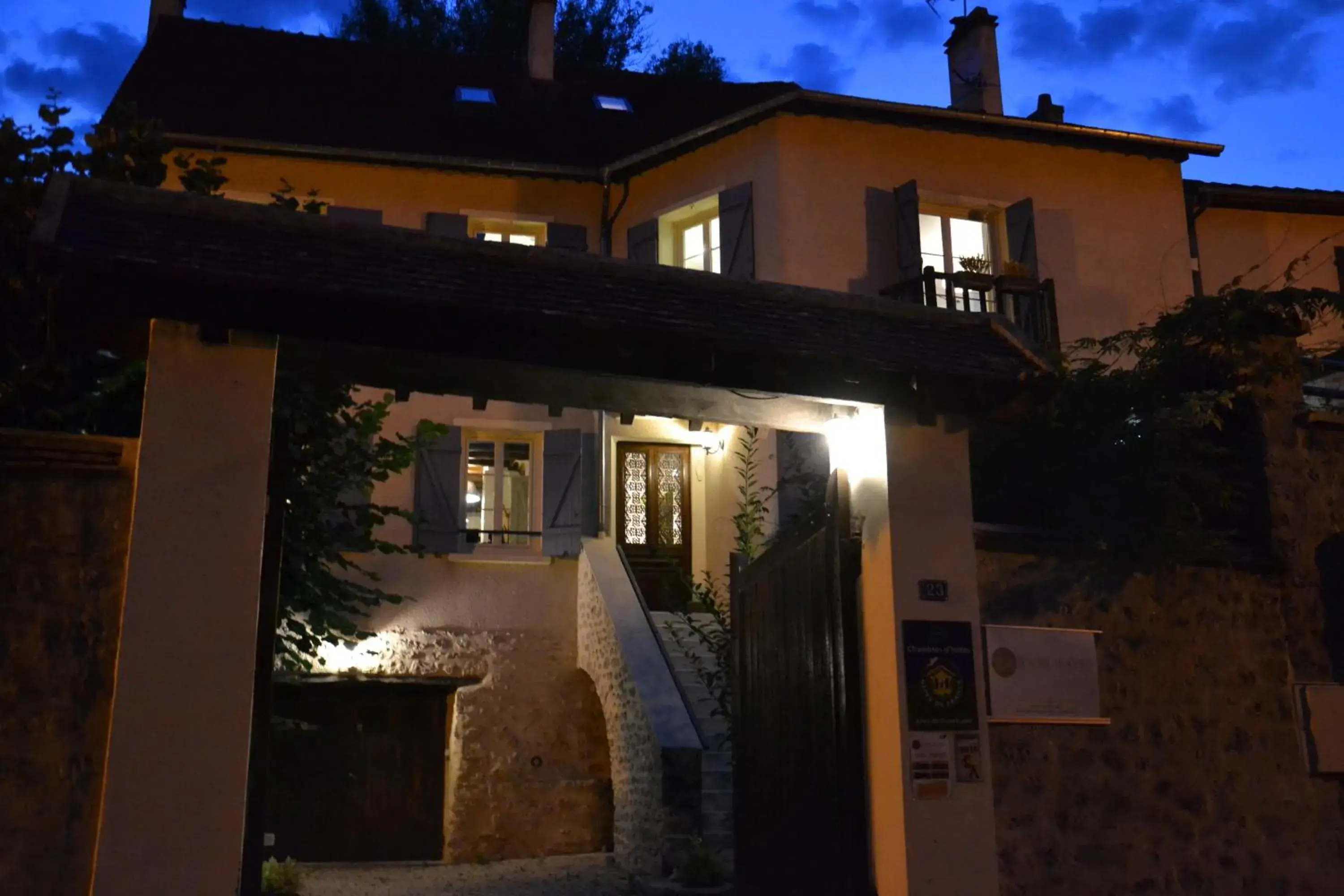 Facade/entrance in Chambres d'hôtes Villa de Vienne-en-Arthies Facade/entrance in Chambres d'hôtes Villa de Vienne-en-Arthies