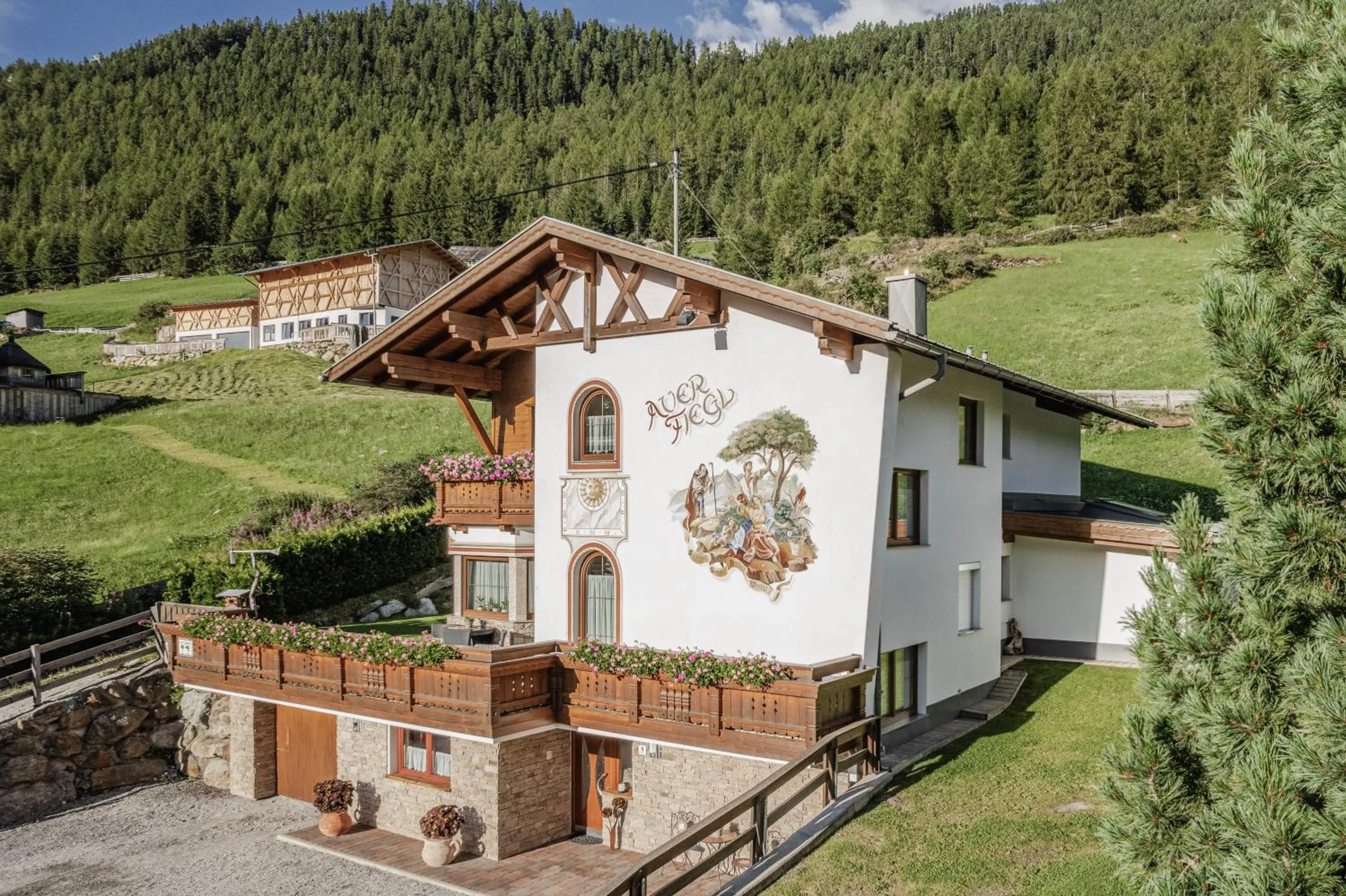 Property building in Auer-Fiegl