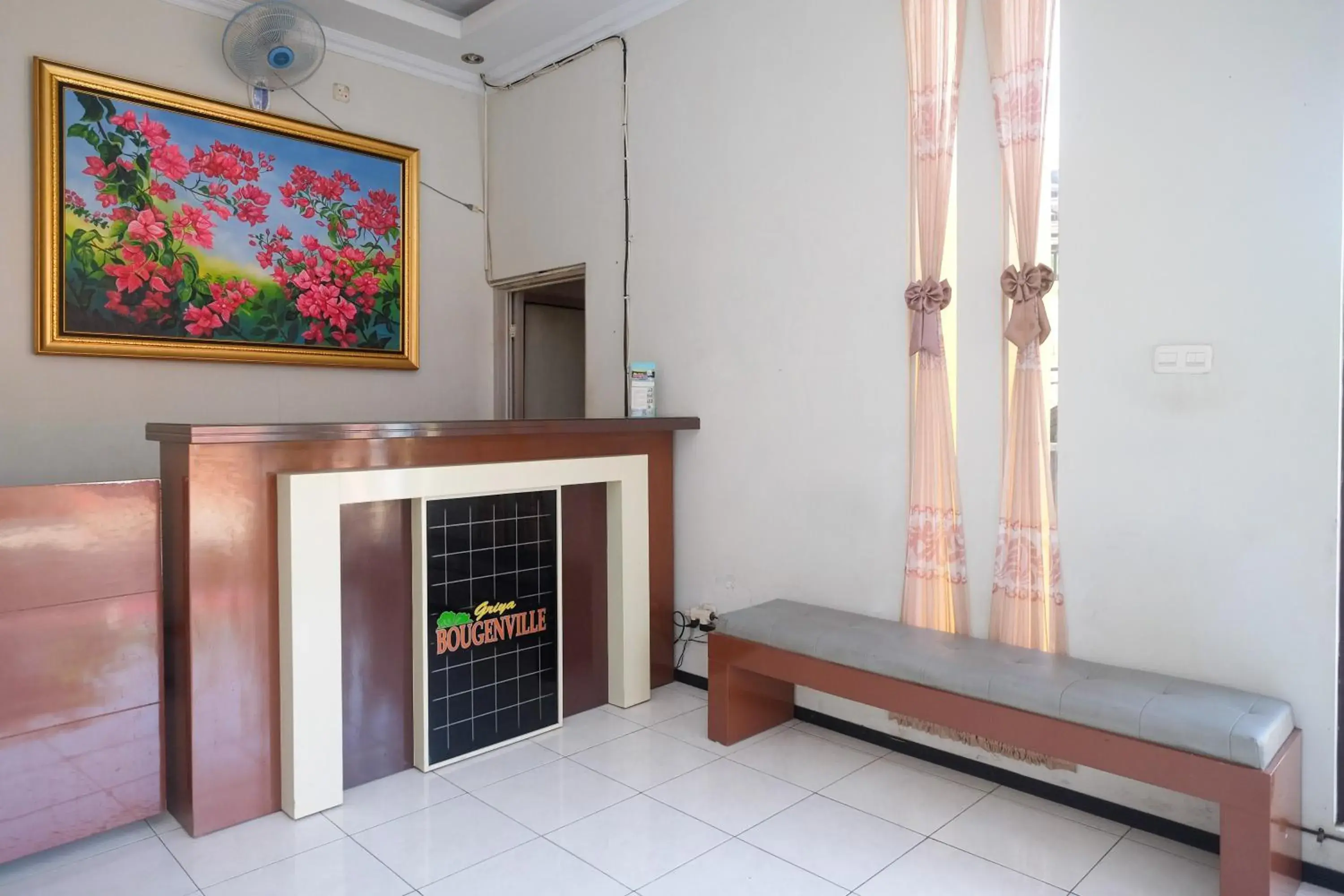Lobby or reception in RedDoorz @ Griya Bougenville Magelang Lobby or reception in RedDoorz @ Griya Bougenville Magelang