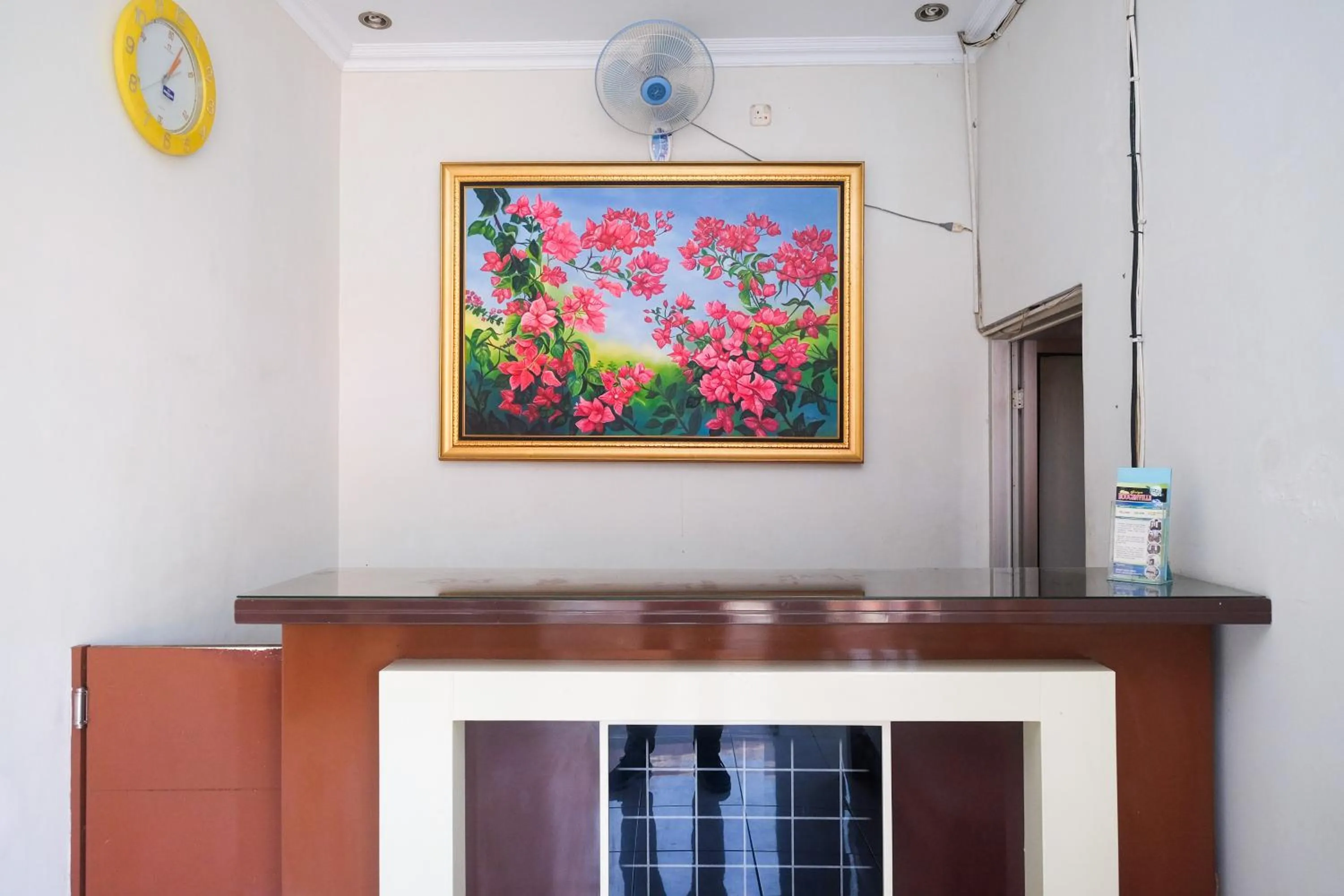 Lobby or reception in RedDoorz @ Griya Bougenville Magelang