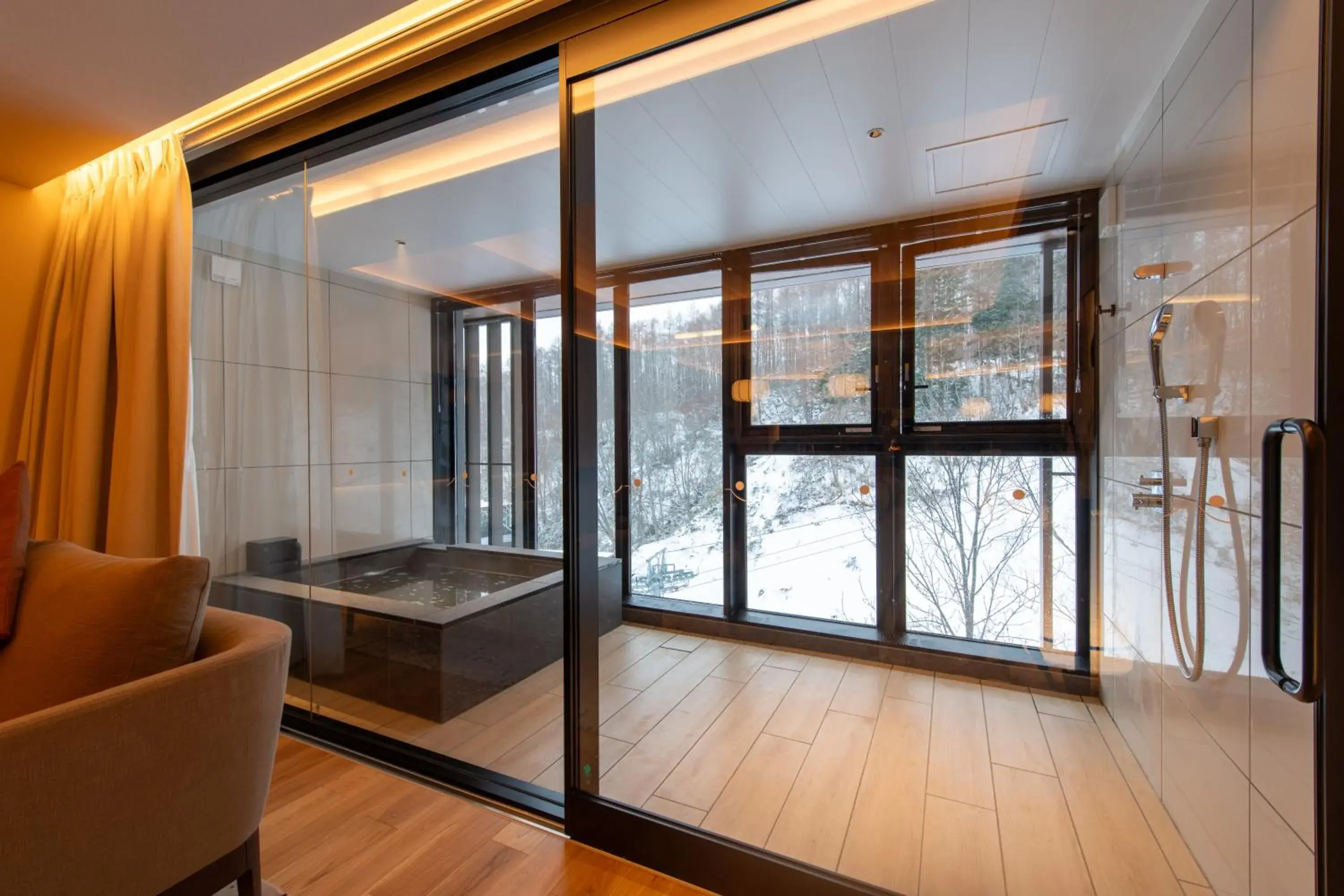 4 Bedroom Residence with Onsen in Niseko Kyo 4 Bedroom Residence with Onsen in Niseko Kyo