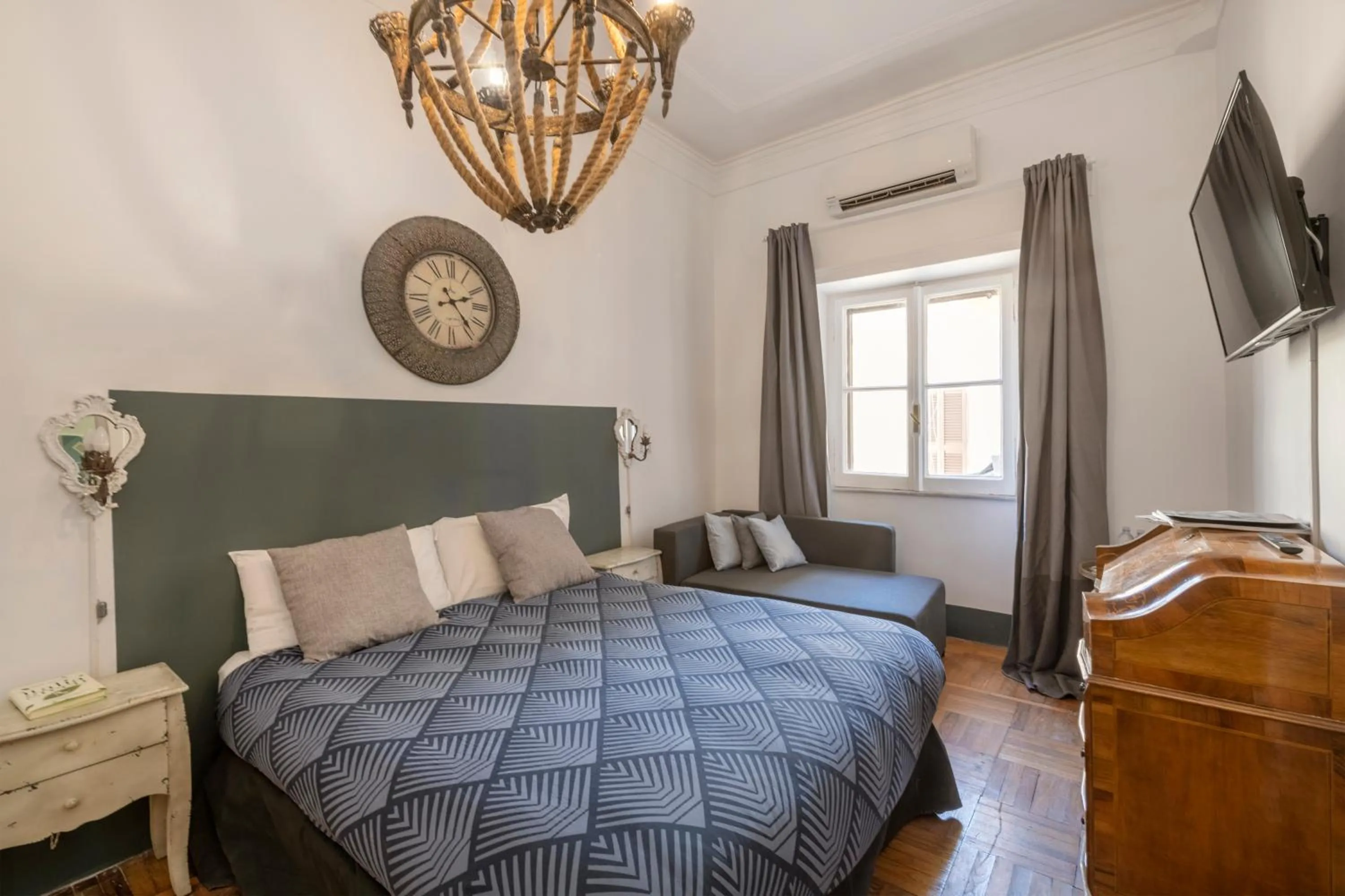 Bed in Angelina Dimora Contemporanea