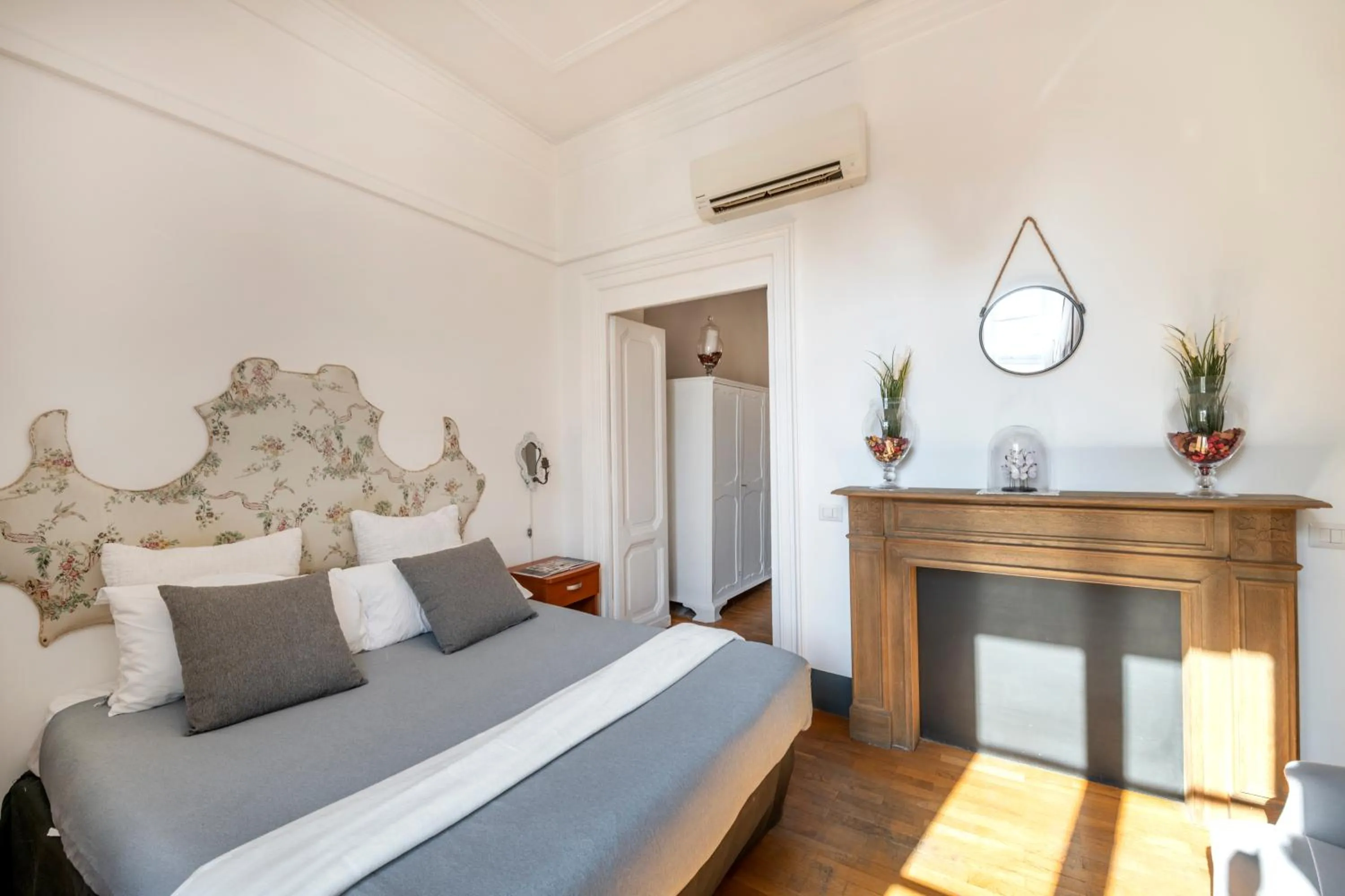 Bed in Angelina Dimora Contemporanea