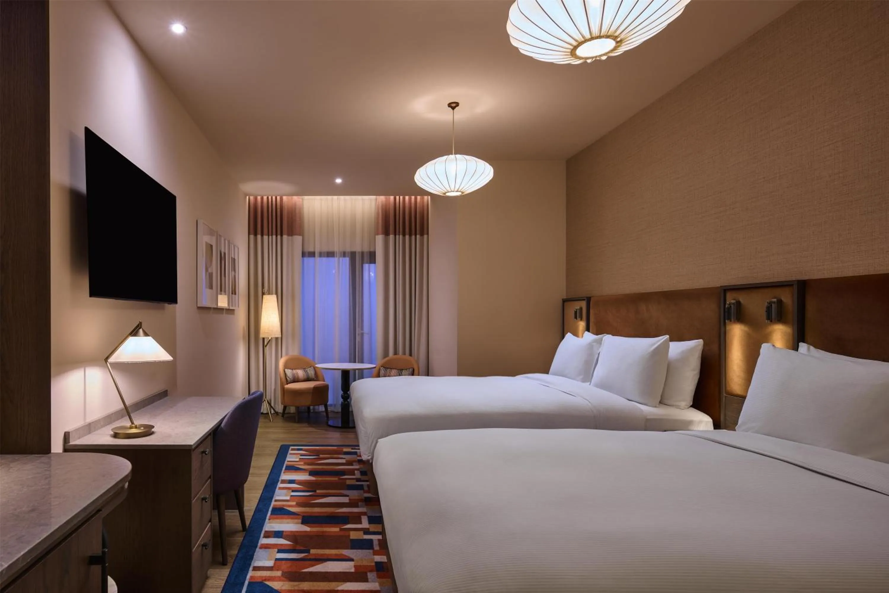 Bed in DoubleTree by Hilton London – West End