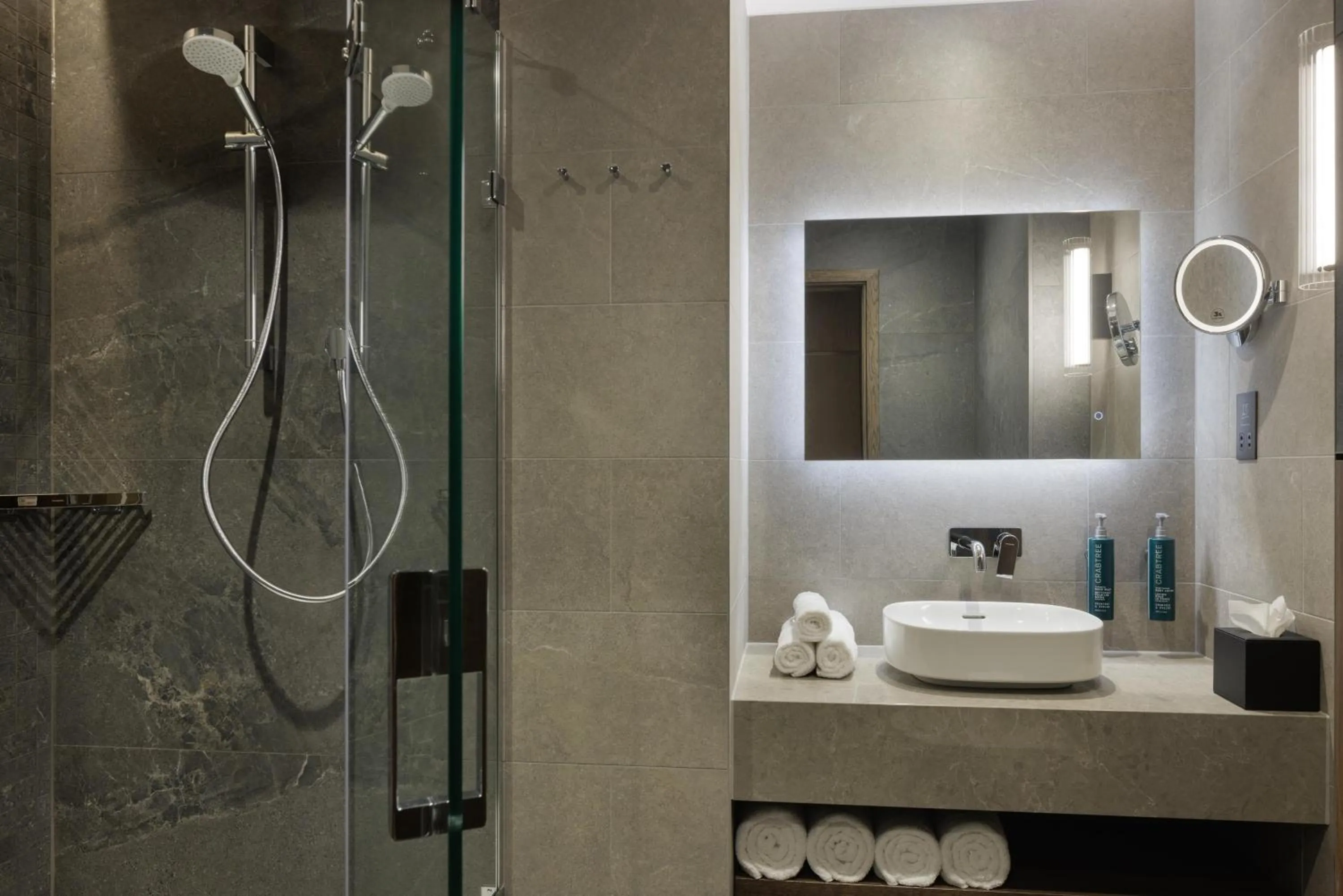 Bathroom in DoubleTree by Hilton London – West End