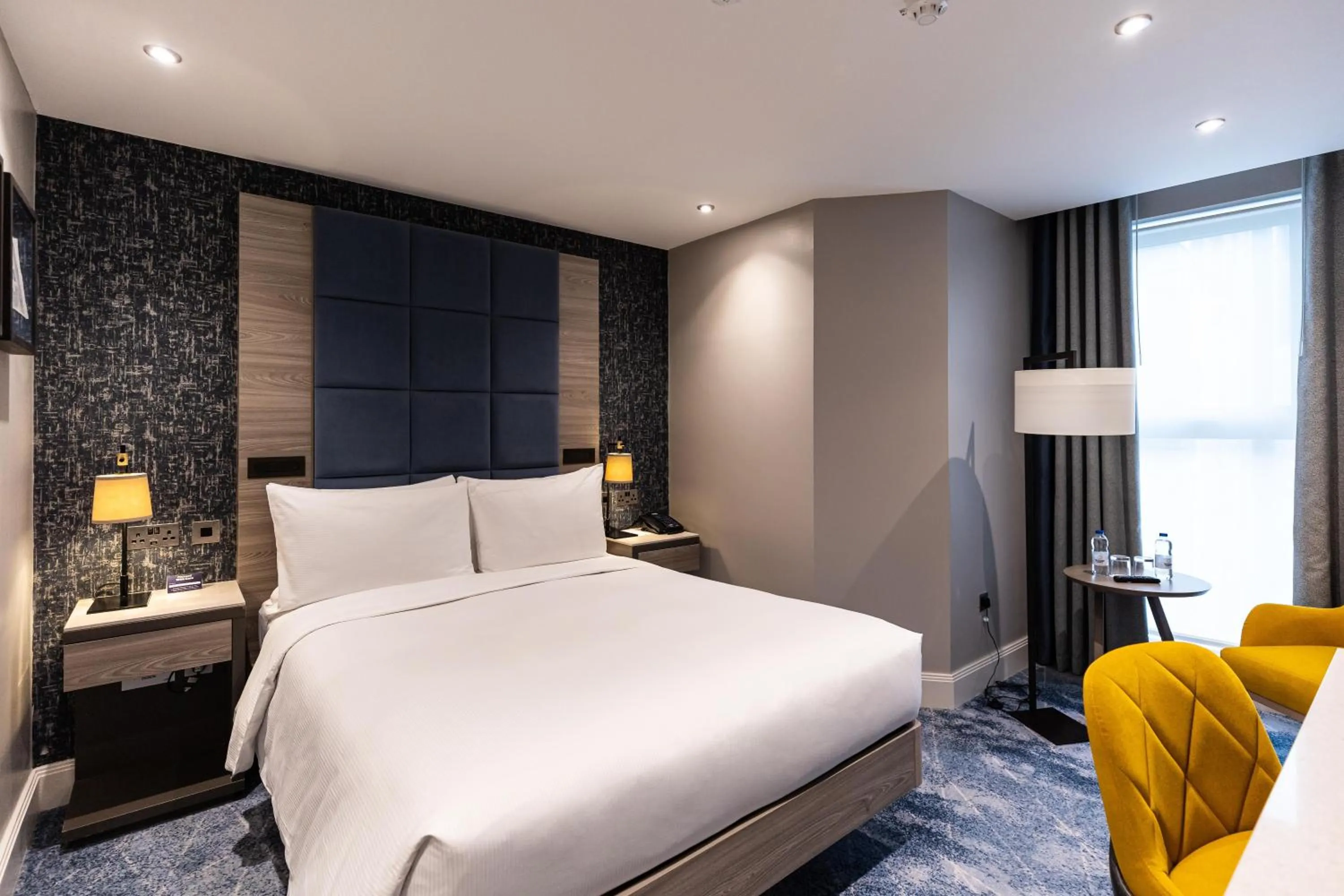 Bed in DoubleTree by Hilton London – West End