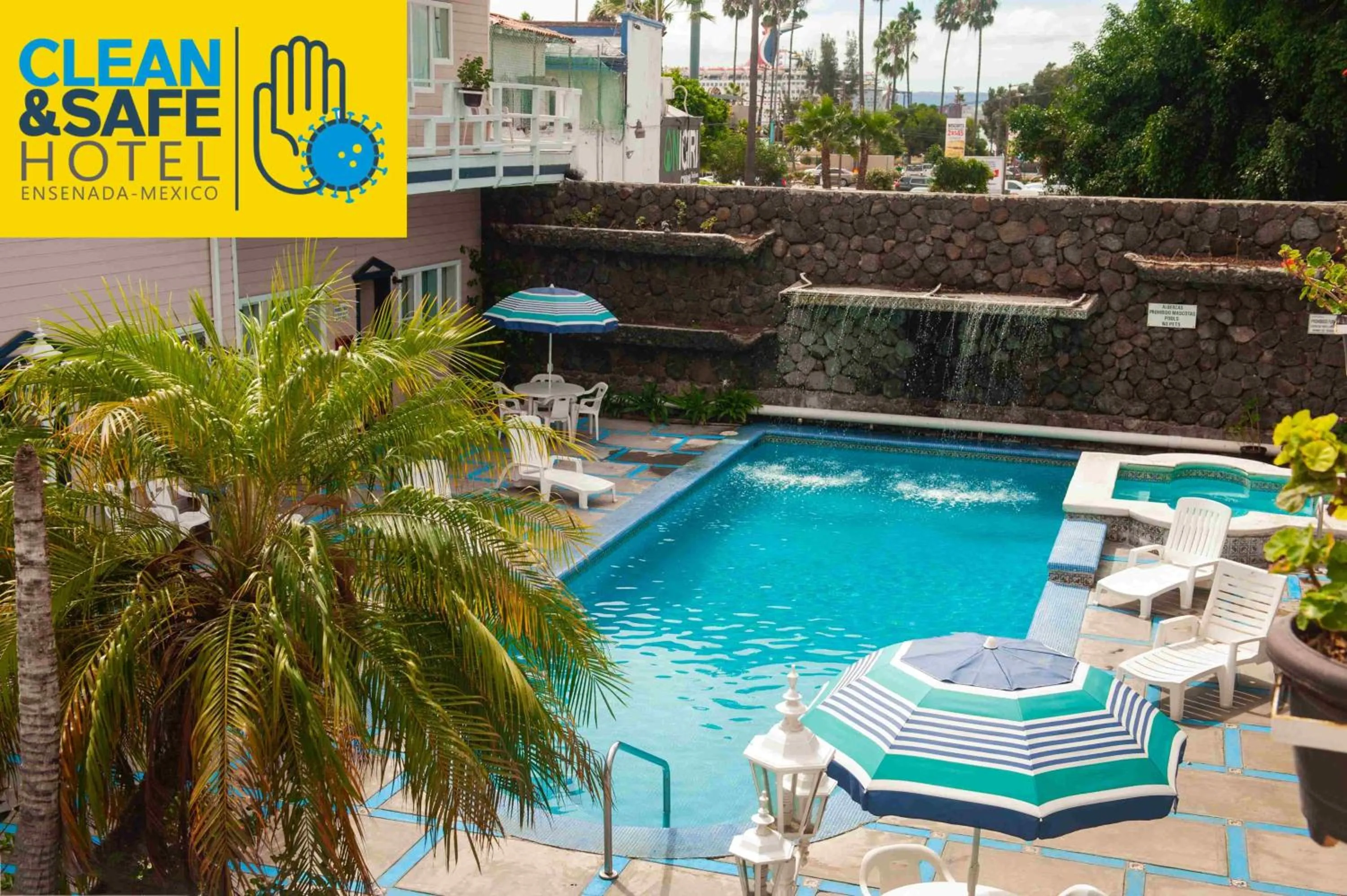Swimming pool in Hotel Villa Fontana Inn