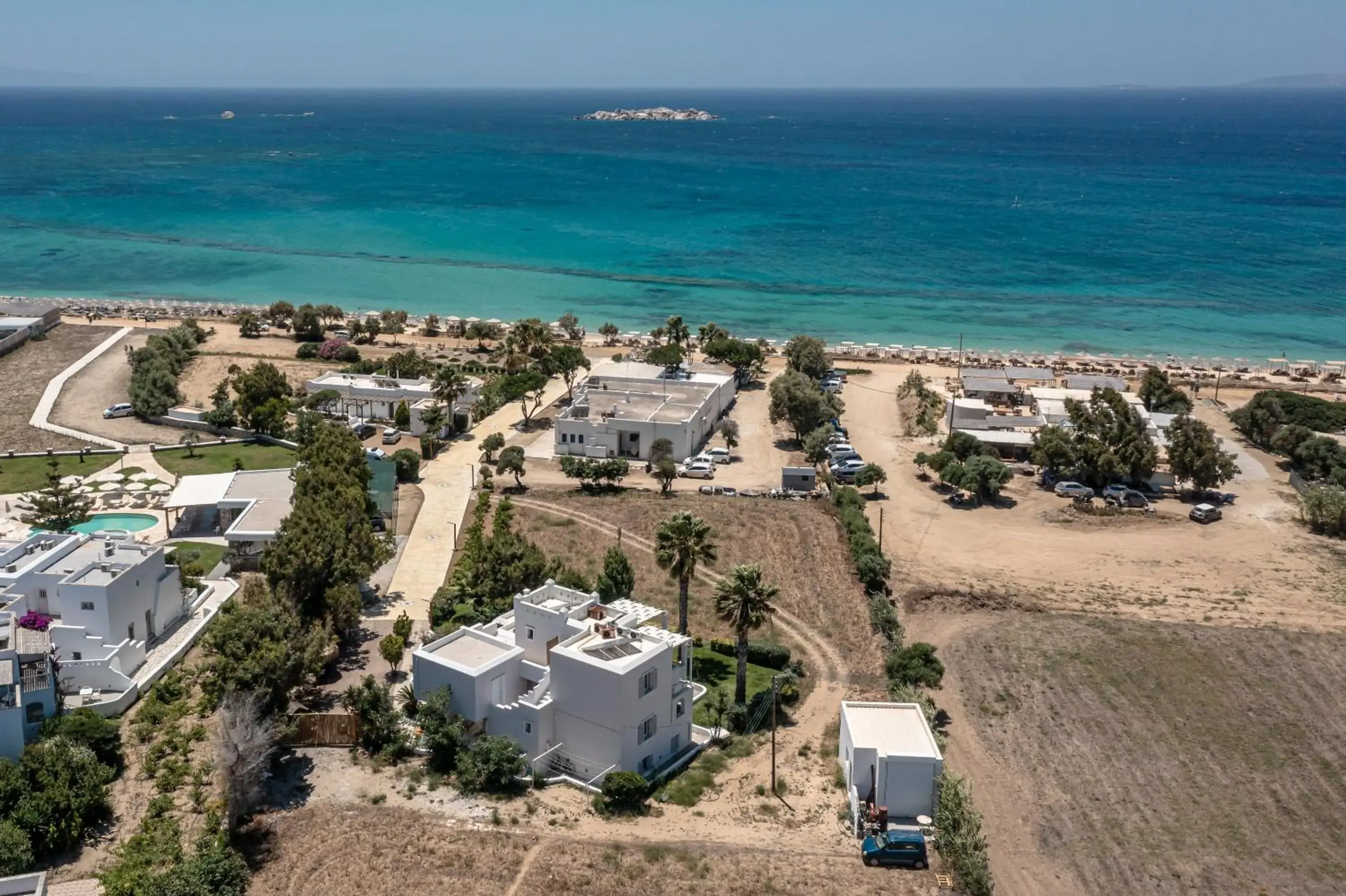 Property building in Glaronissi Beach Property building in Glaronissi Beach