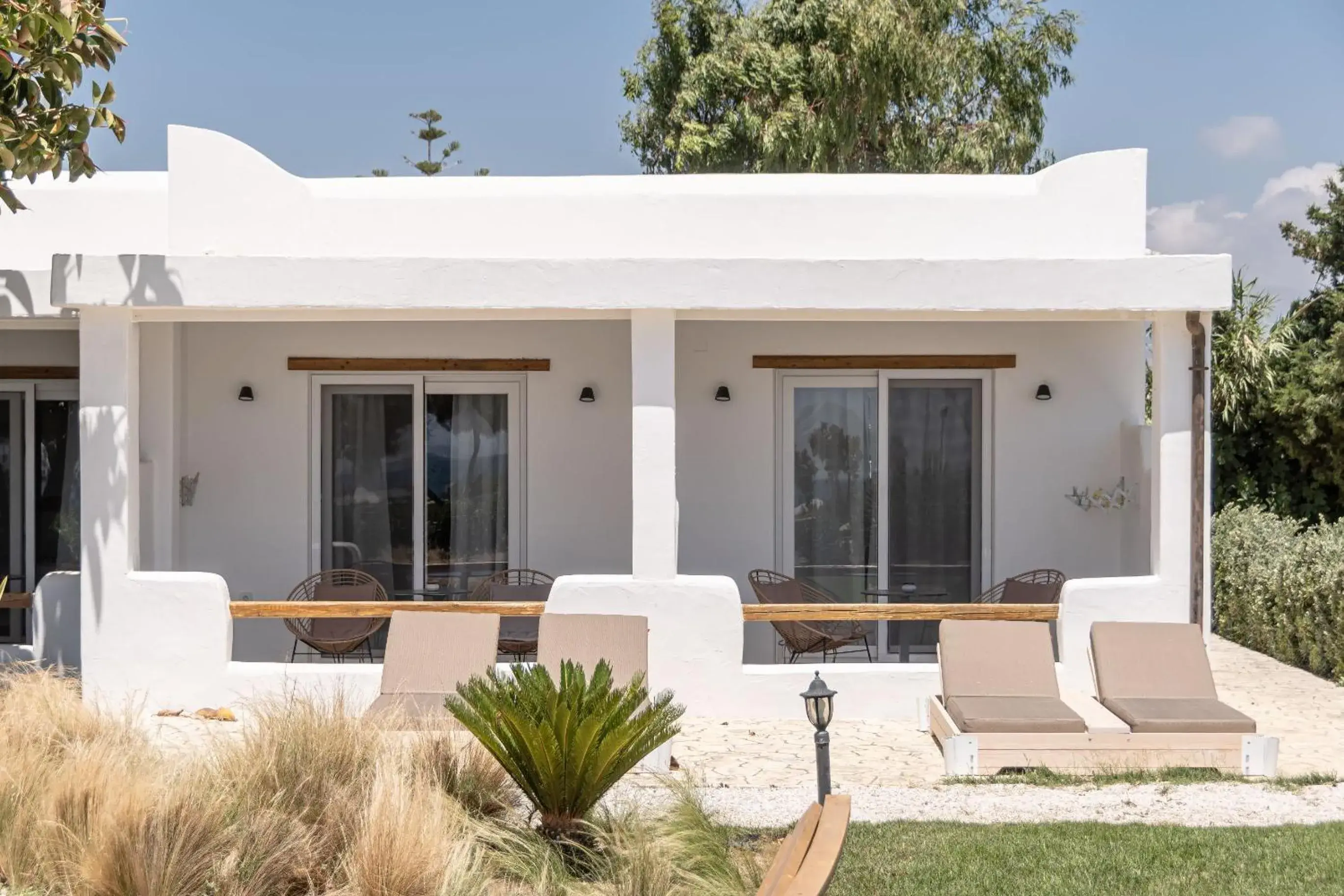 Property building in Glaronissi Beach Property building in Glaronissi Beach