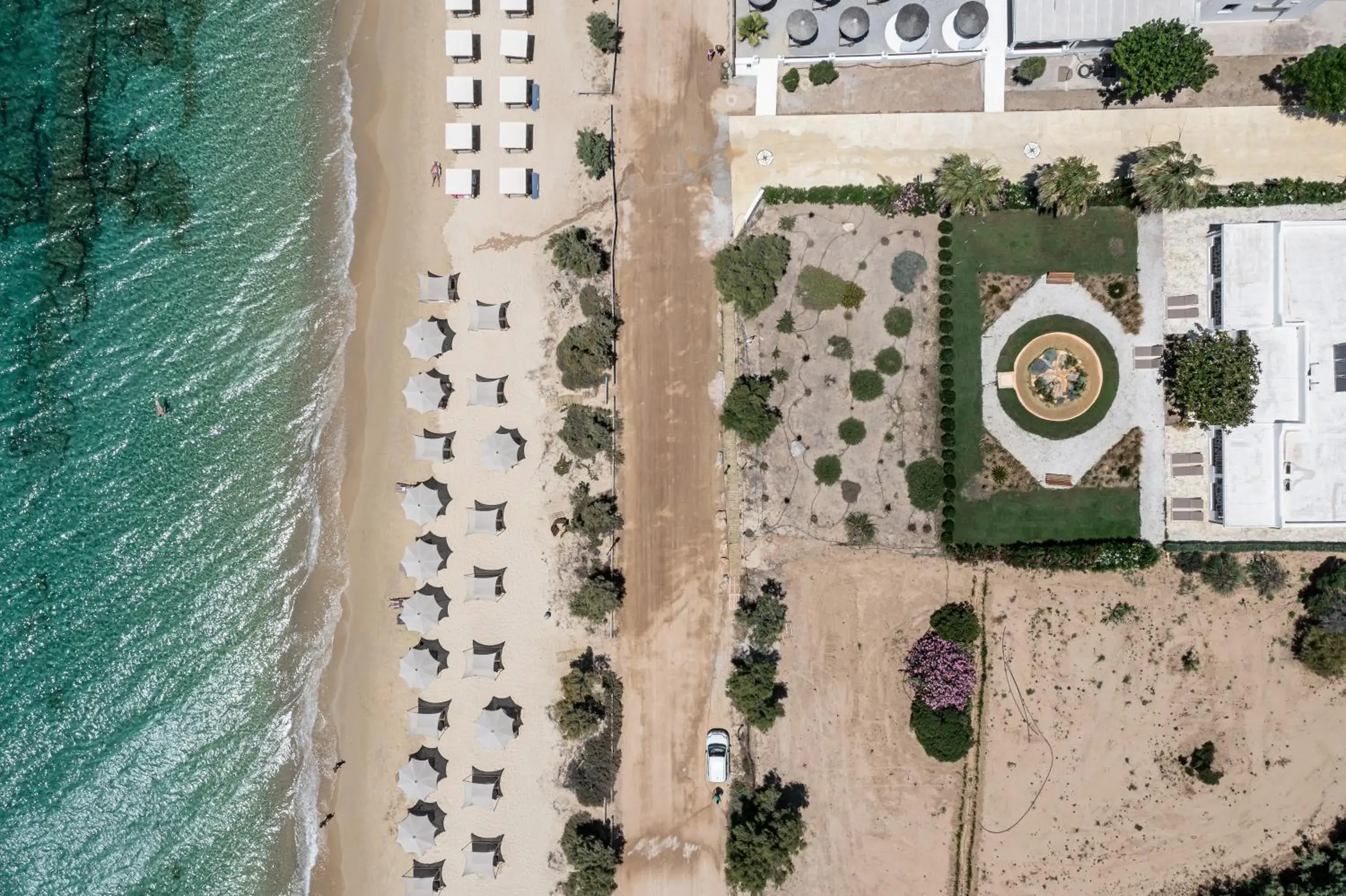 Property building in Glaronissi Beach Property building in Glaronissi Beach