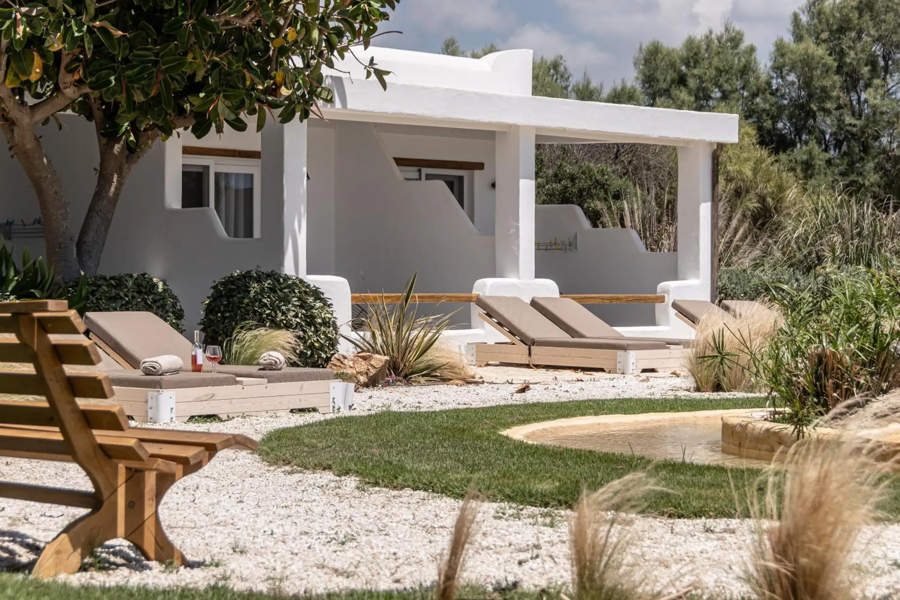 Property building in Glaronissi Beach Property building in Glaronissi Beach