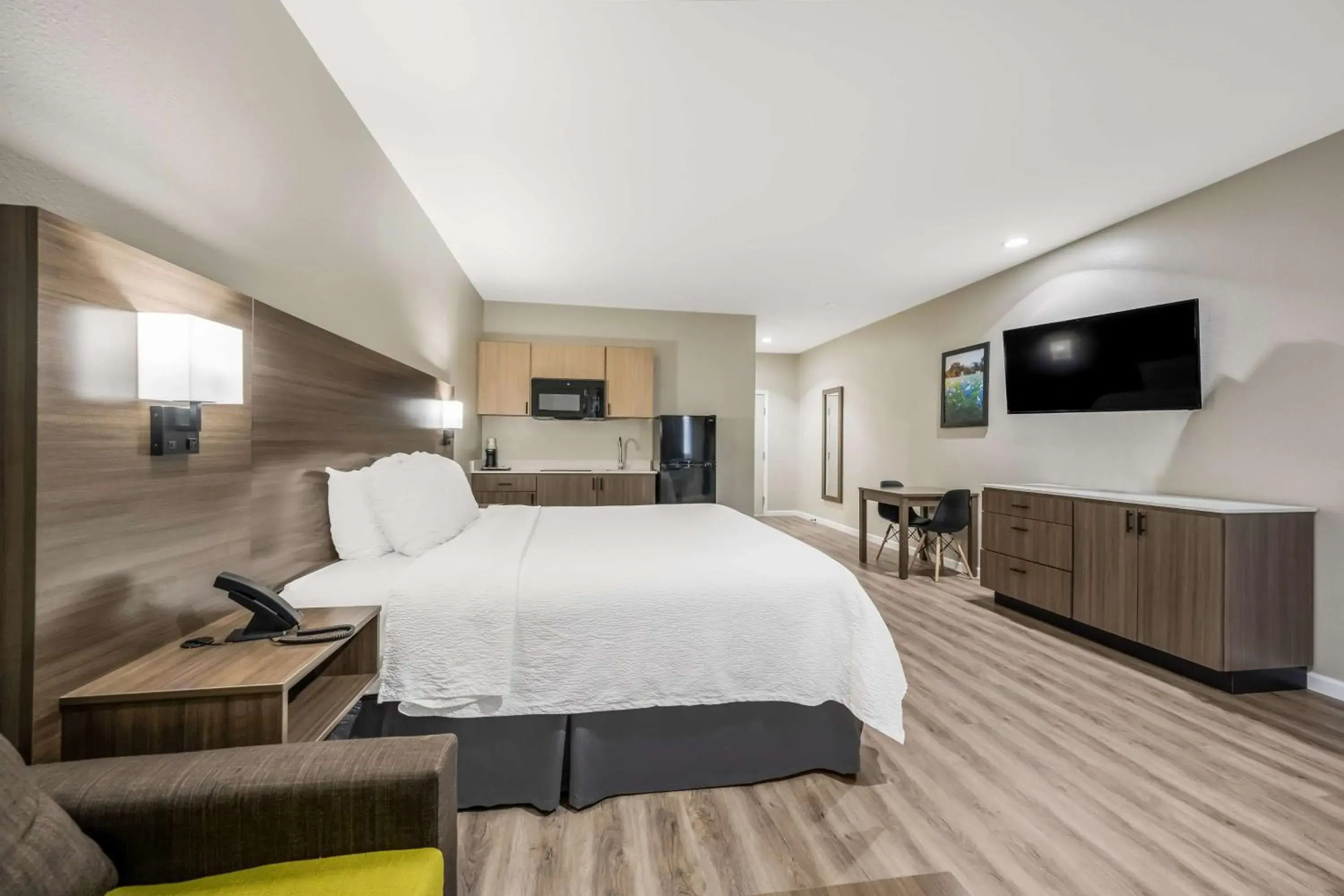 Bedroom, Bed in SureStay Studio by Best Western Conroe Downtown Bedroom, Bed in SureStay Studio by Best Western Conroe Downtown