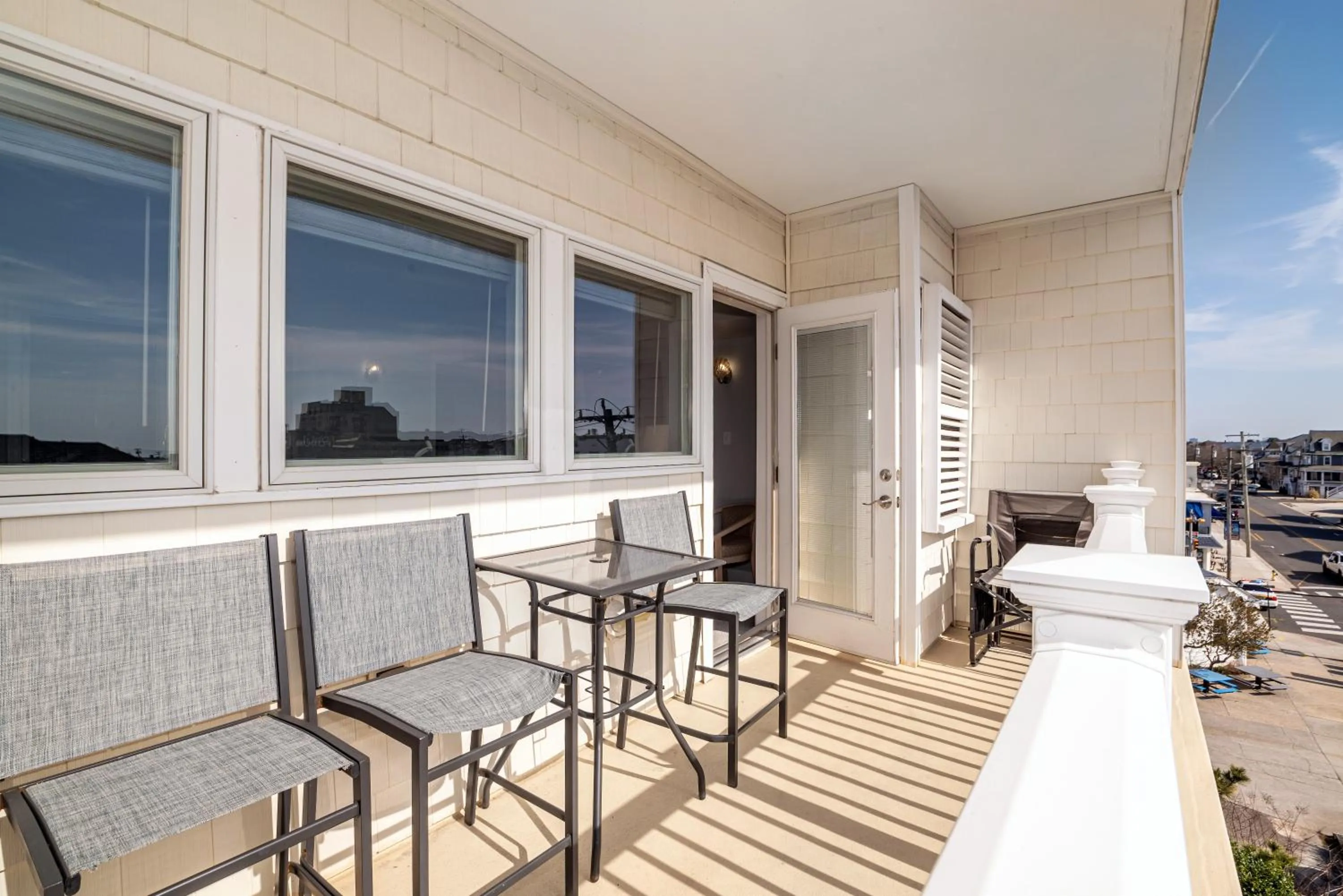 Property building in Biscayne Suites