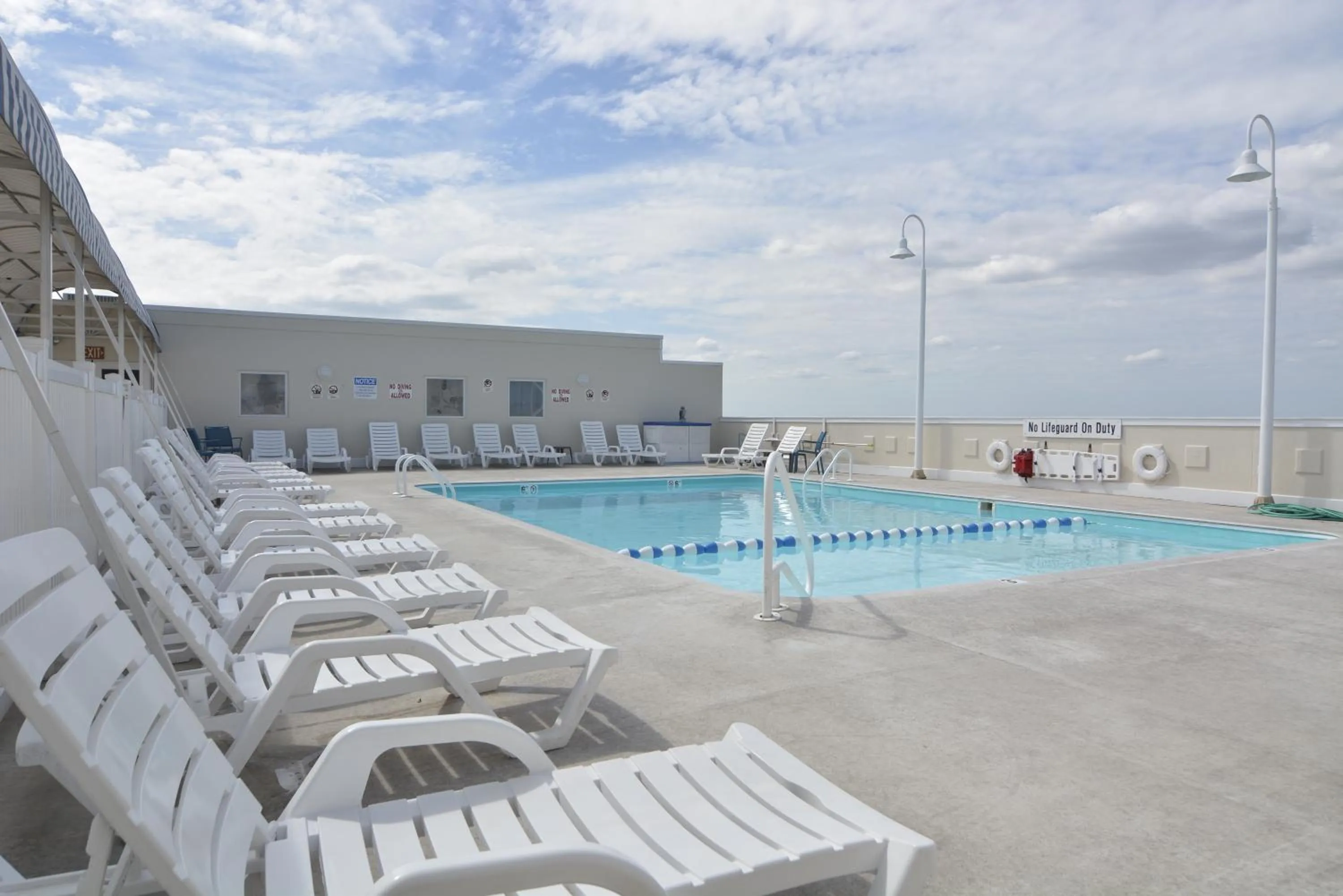 Swimming pool in Biscayne Suites