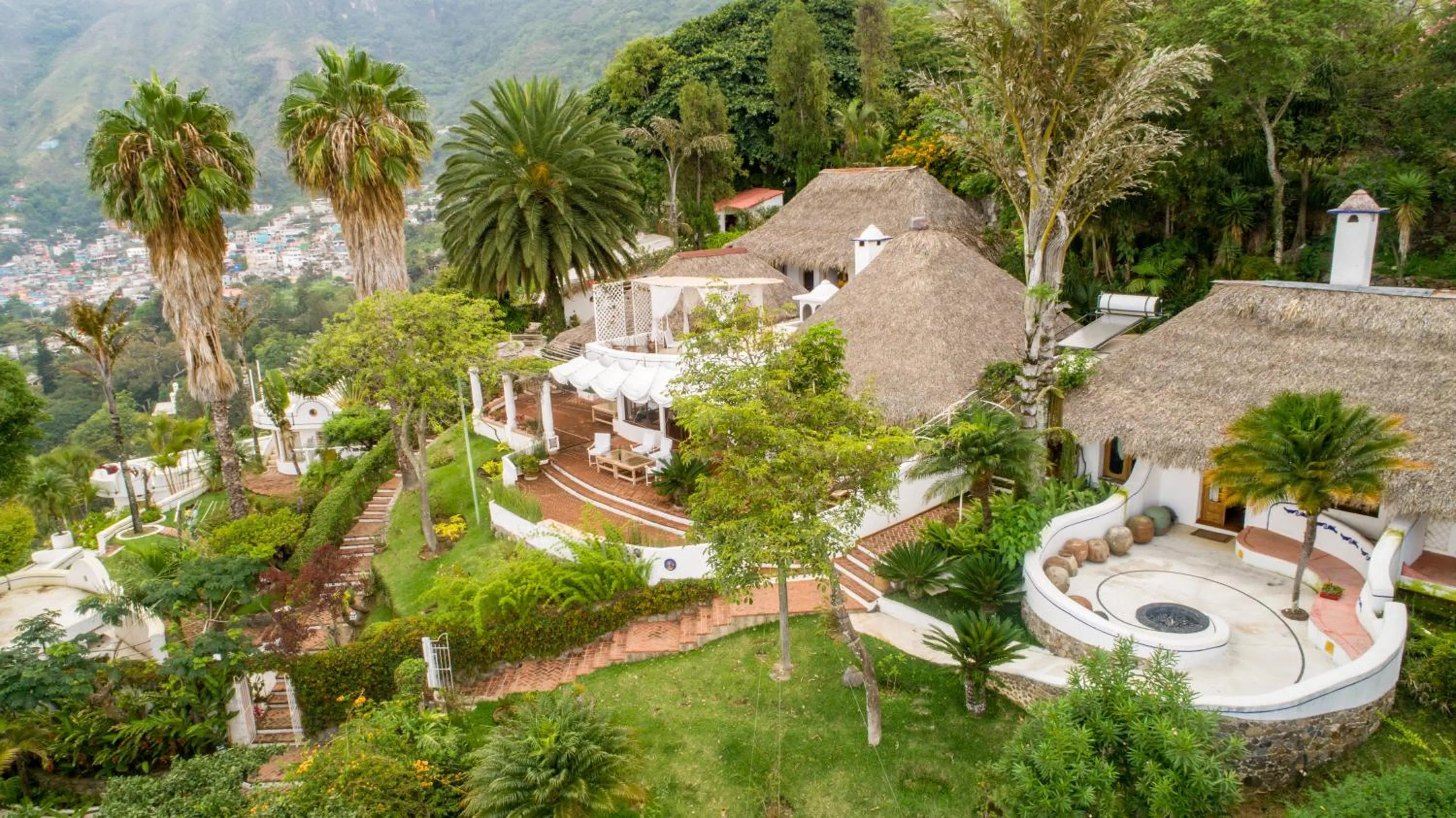Tzampoc Resort