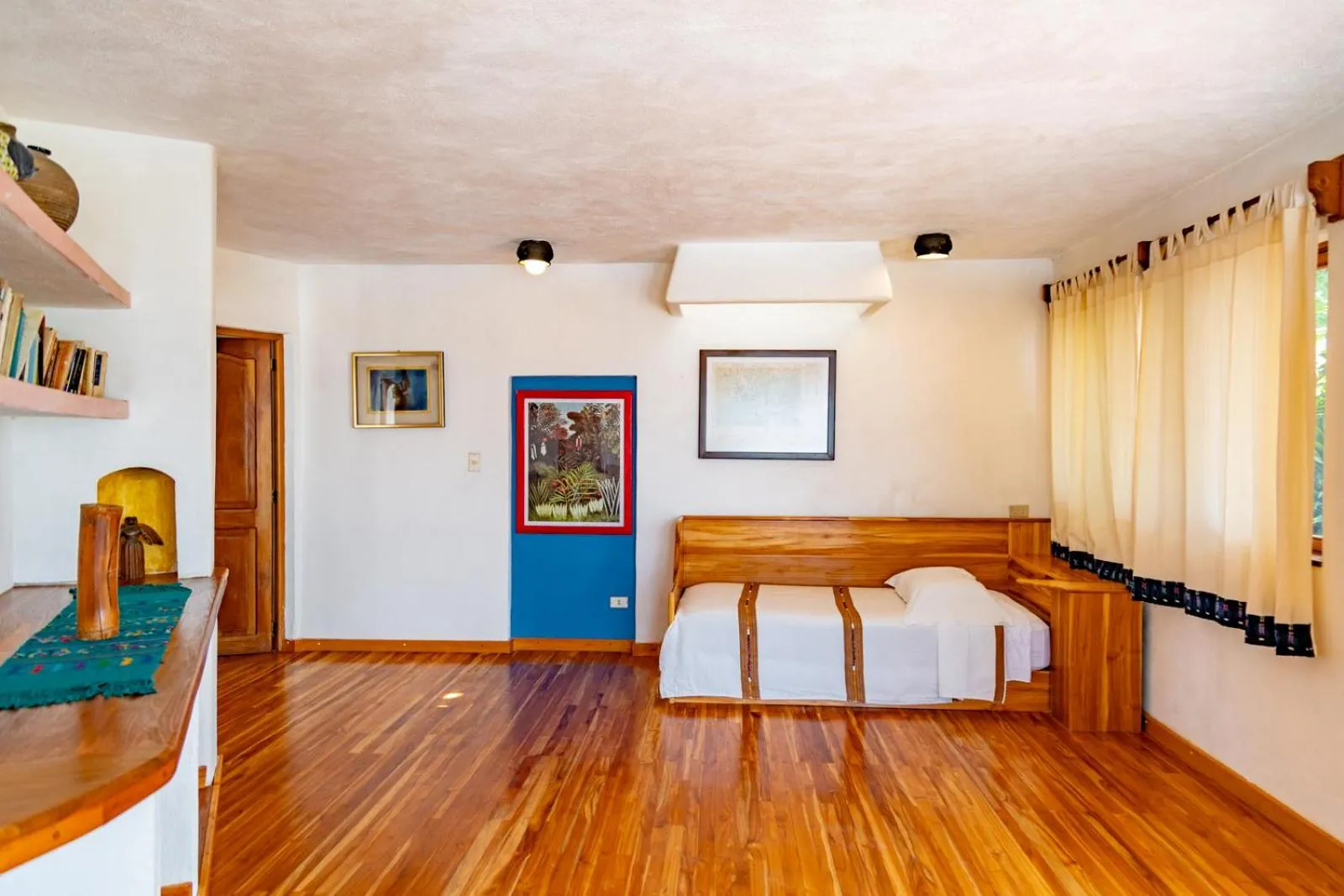 Deluxe Suite in Tzampoc Resort