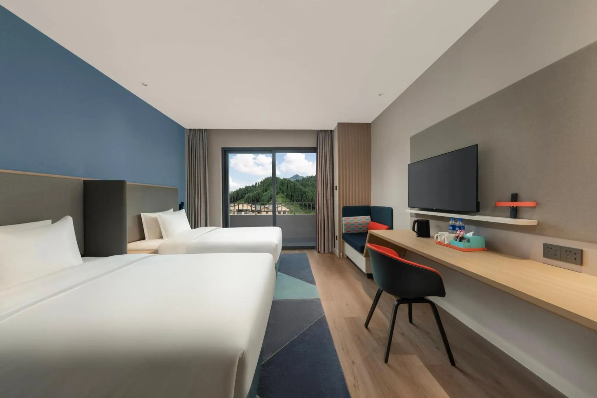 Photo of the whole room, Bed in Holiday Inn Express Wawu Mountain, an IHG Hotel