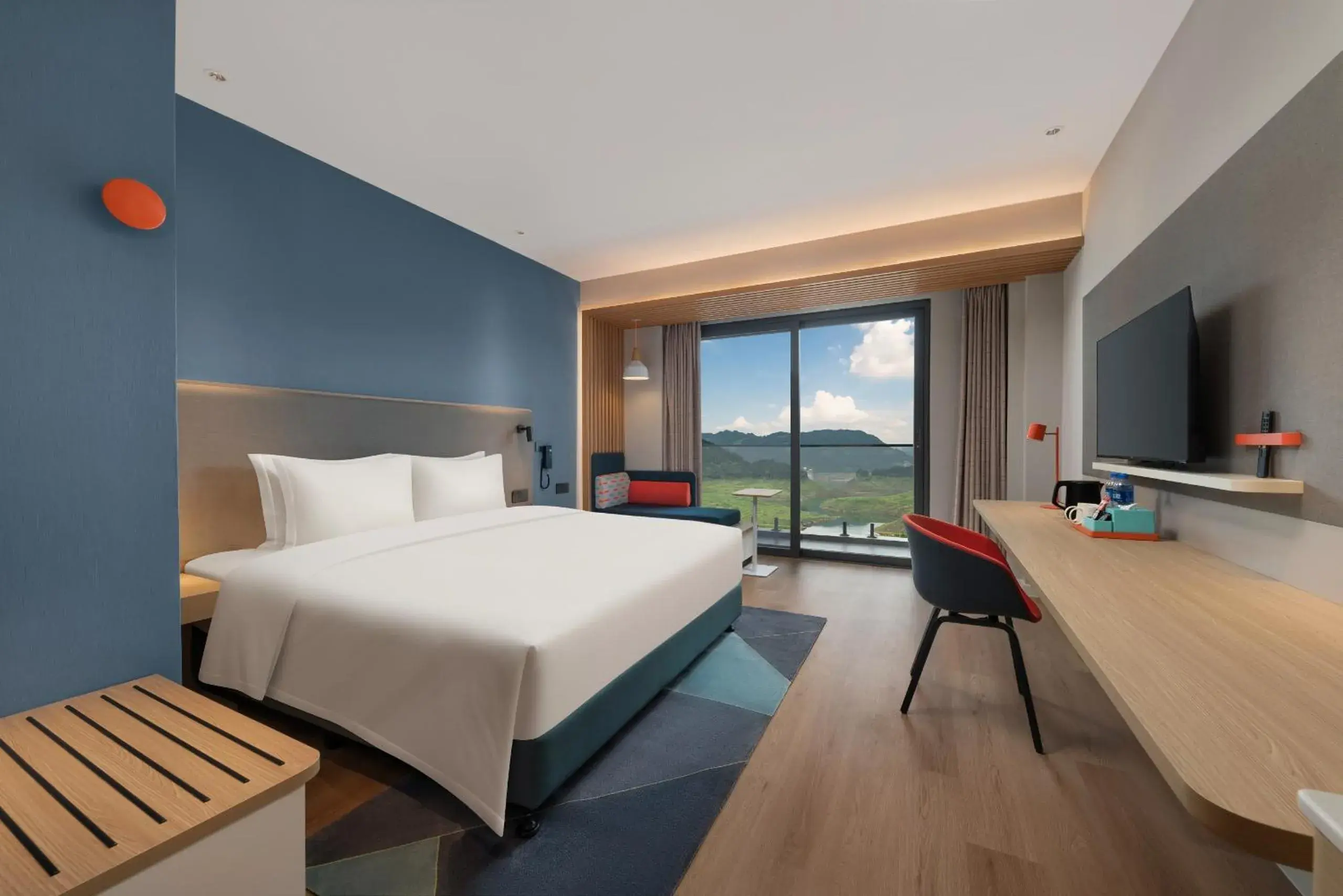 Standard King Room with Balcony and River View in Holiday Inn Express Wawu Mountain, an IHG Hotel Standard King Room with Balcony and River View in Holiday Inn Express Wawu Mountain, an IHG Hotel