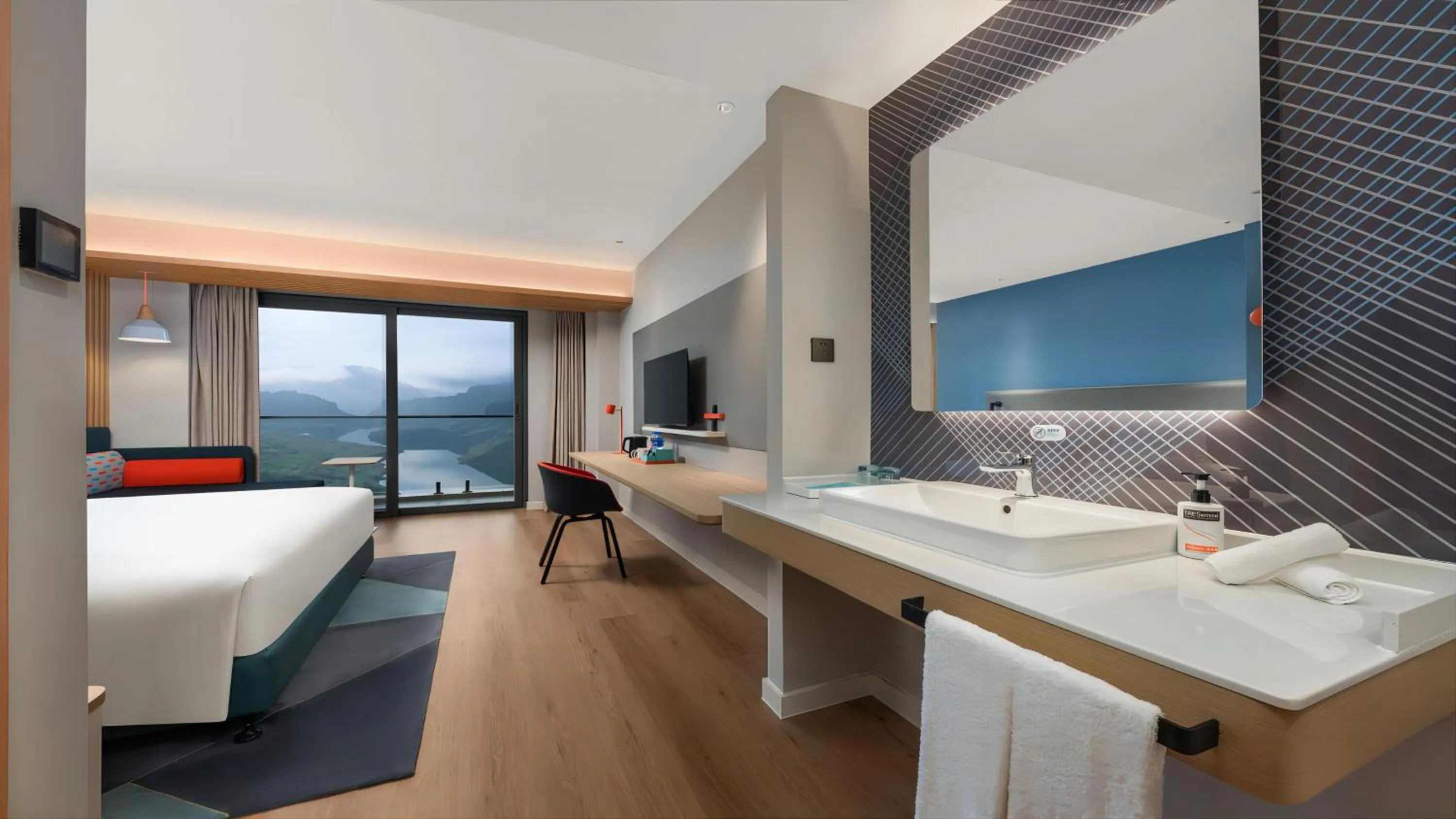 Photo of the whole room, Bed in Holiday Inn Express Wawu Mountain, an IHG Hotel