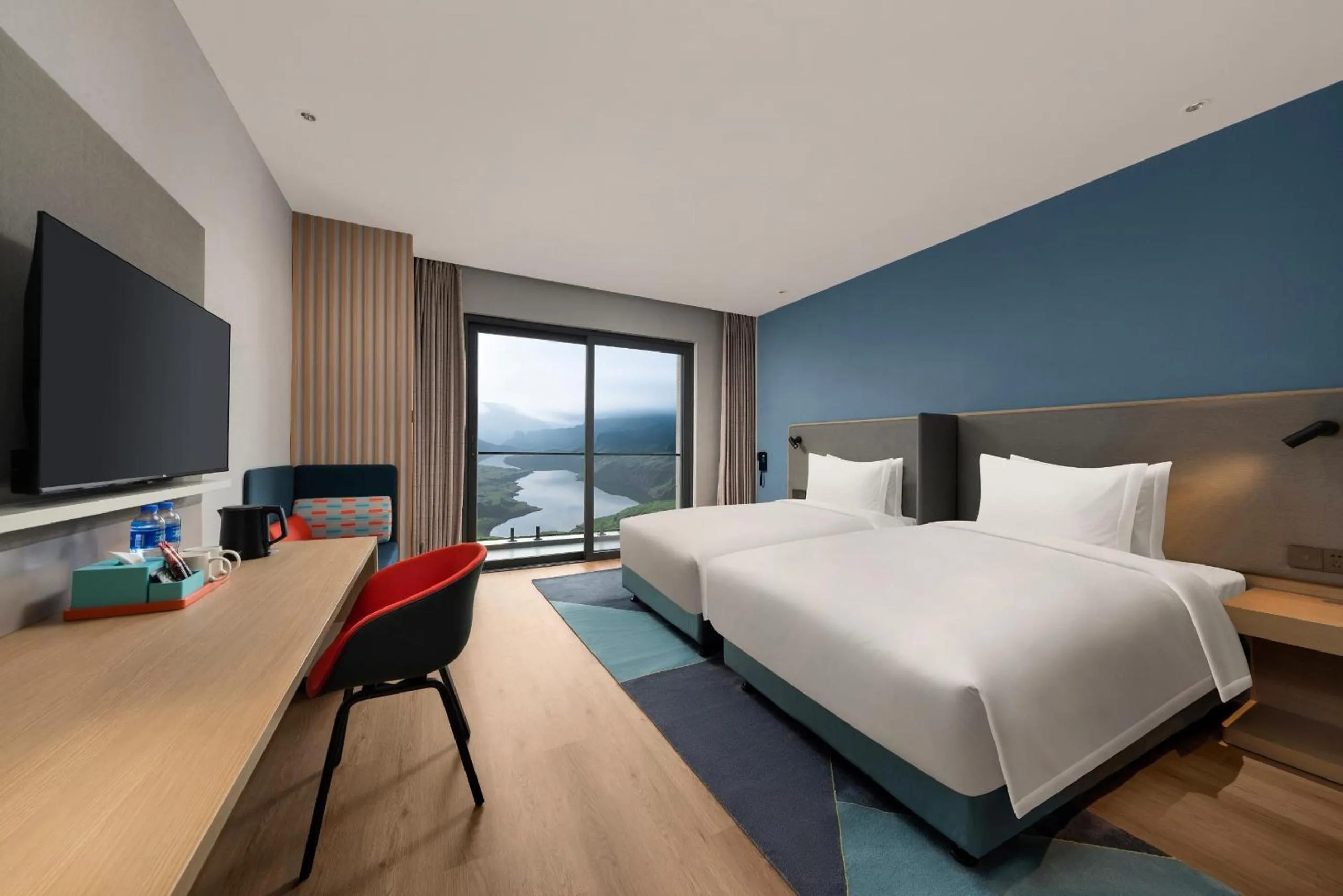 Photo of the whole room, Bed in Holiday Inn Express Wawu Mountain, an IHG Hotel