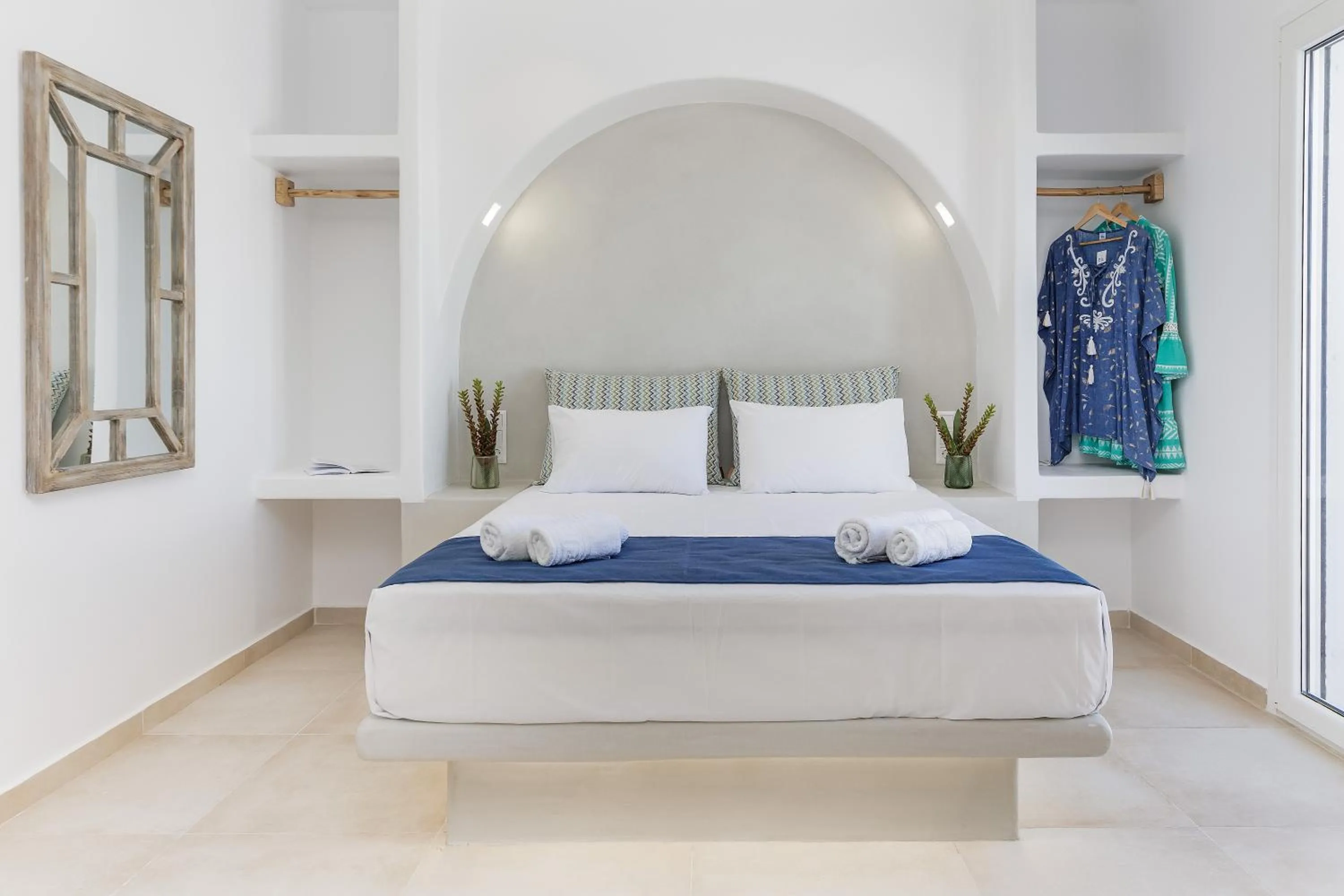 Naxos Leisure