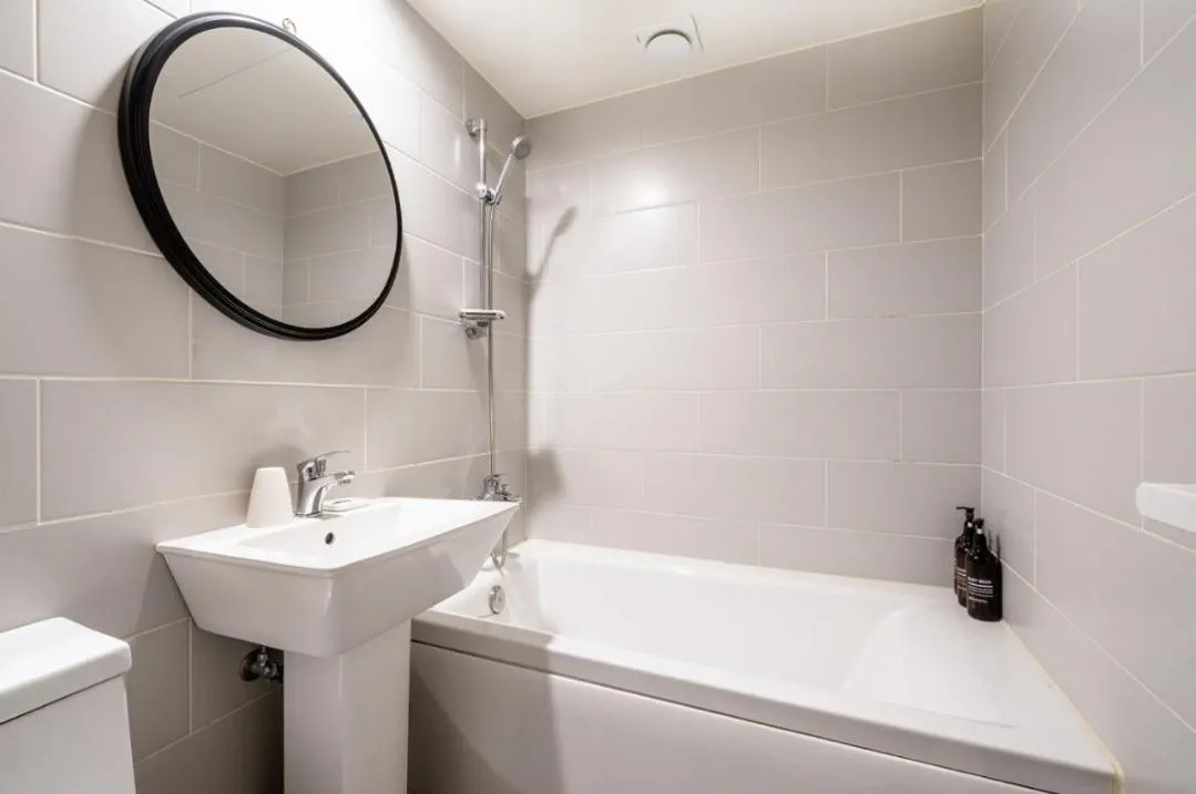 Shower in Hotel Yam - Paju Geumchon