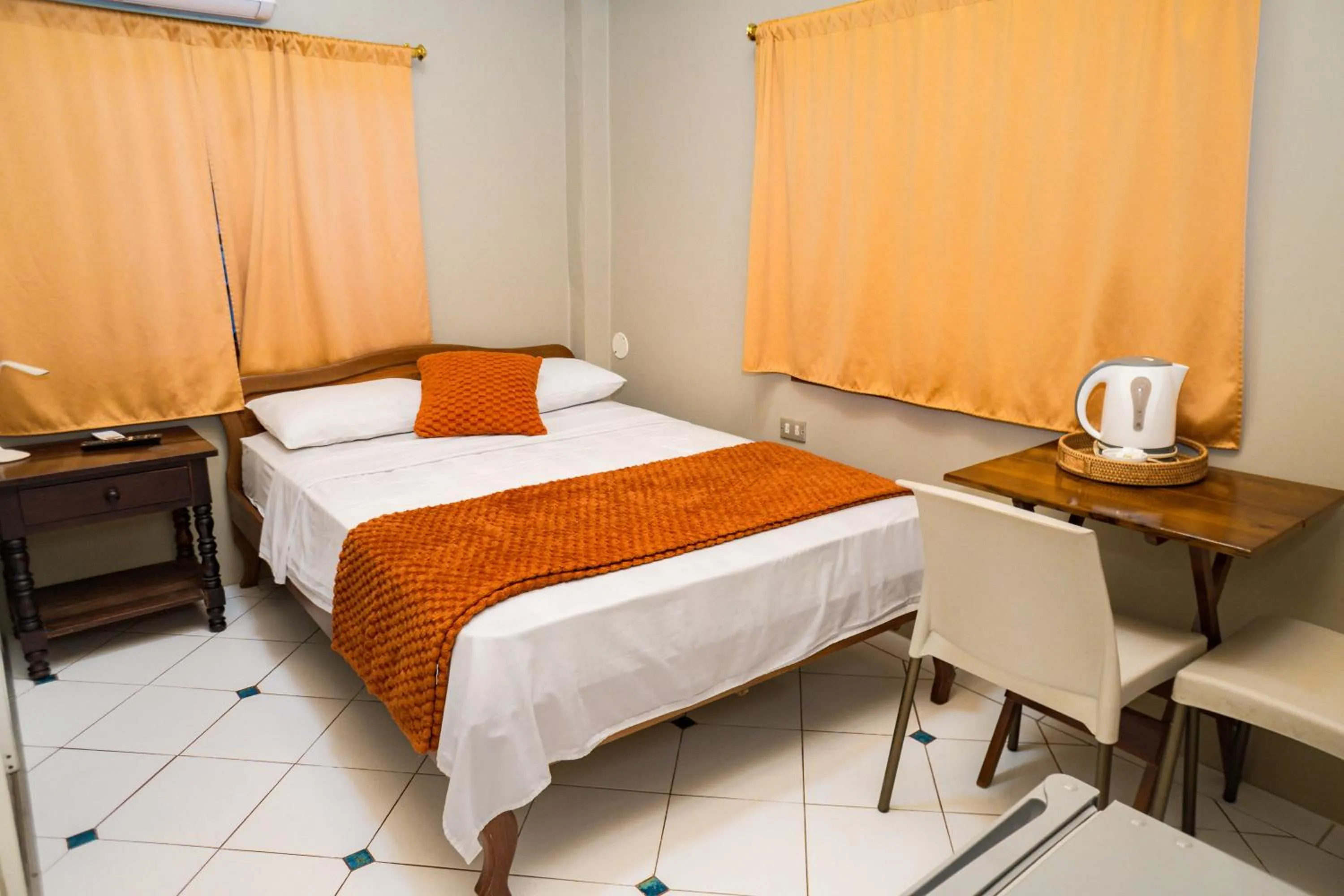 Bed in La Casa Naranja Bed and Breakfast