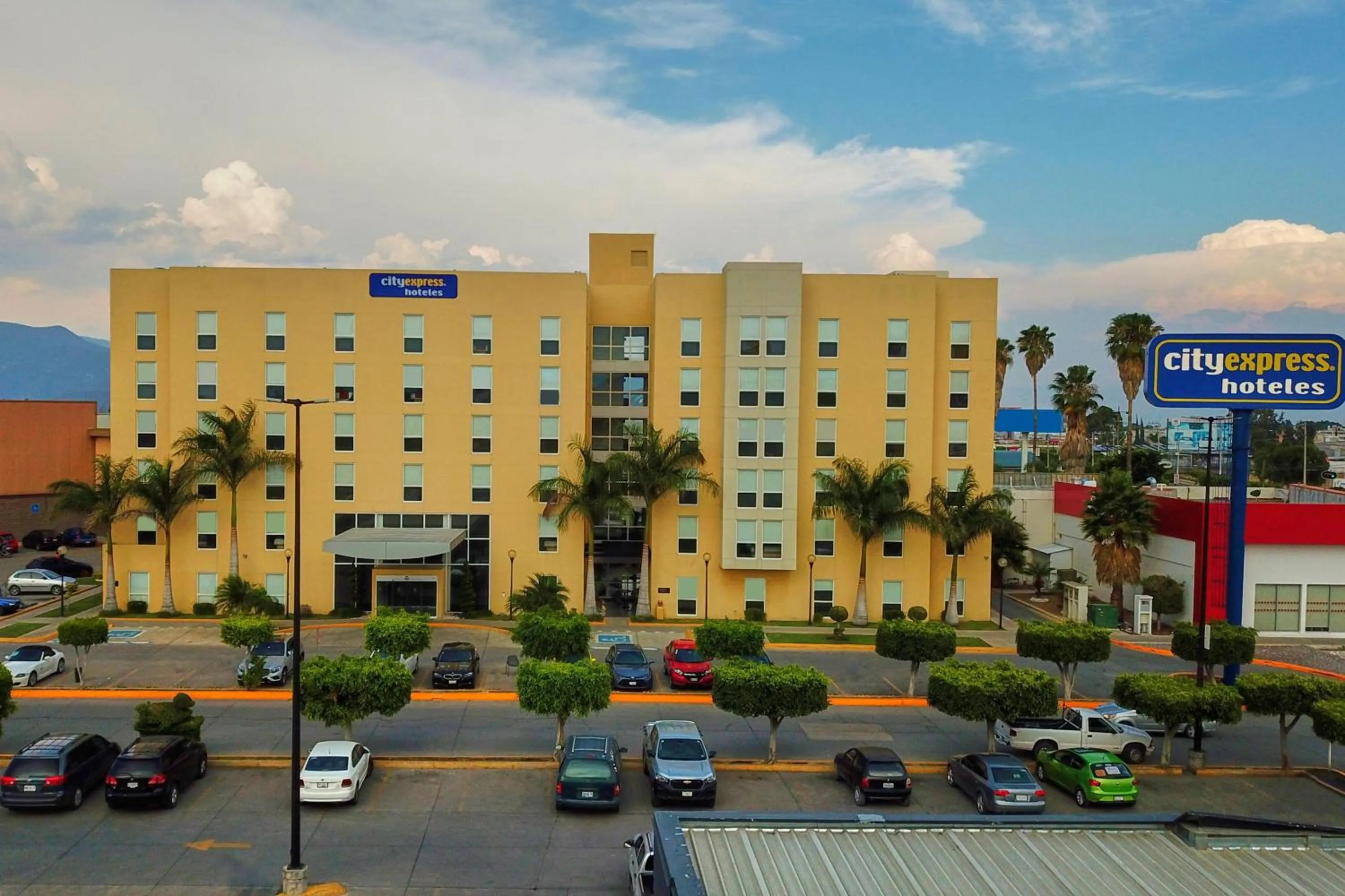 Property building in City Express by Marriott Tehuacan