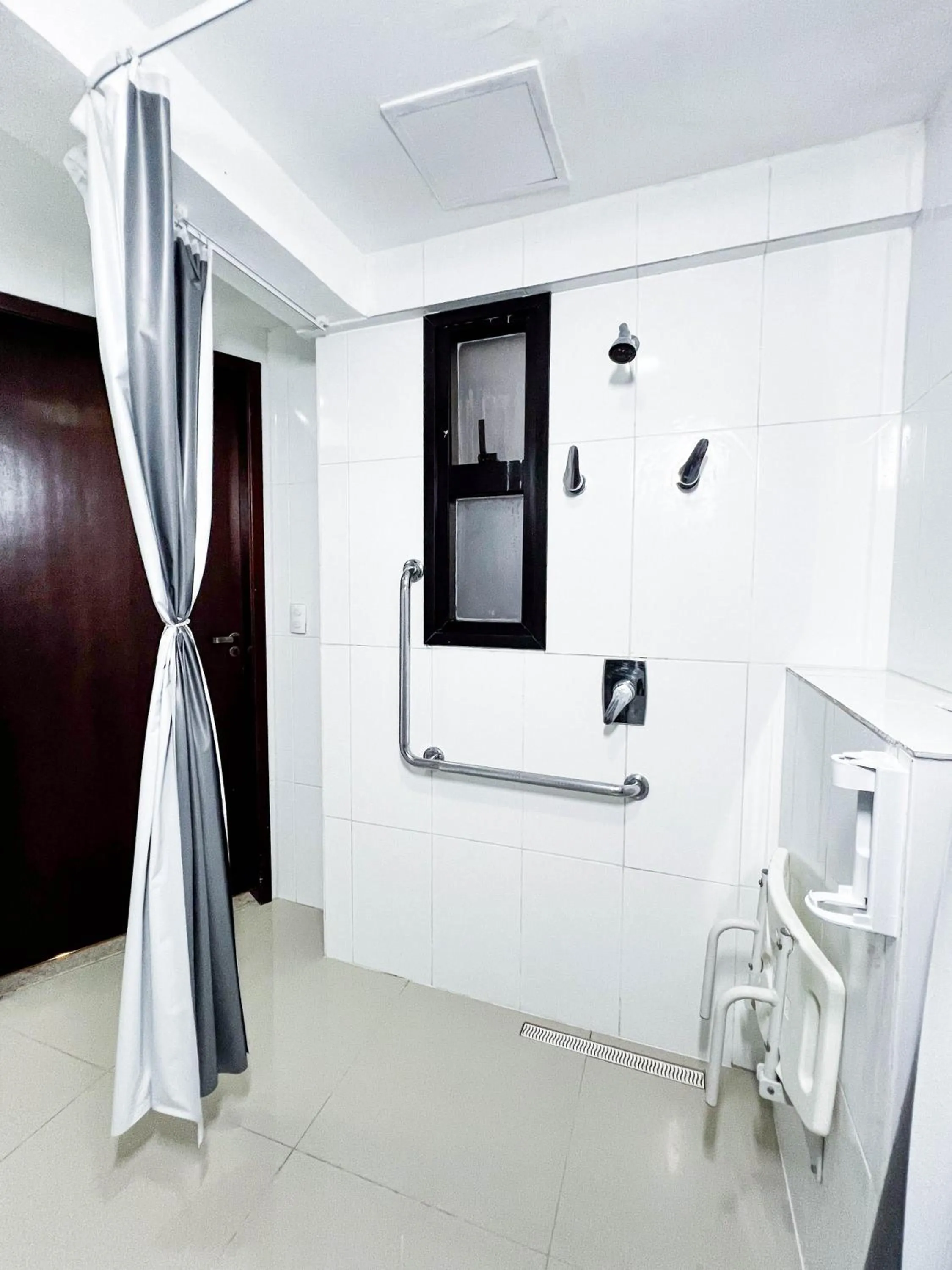 Shower in Royal Design Savassi Hotel