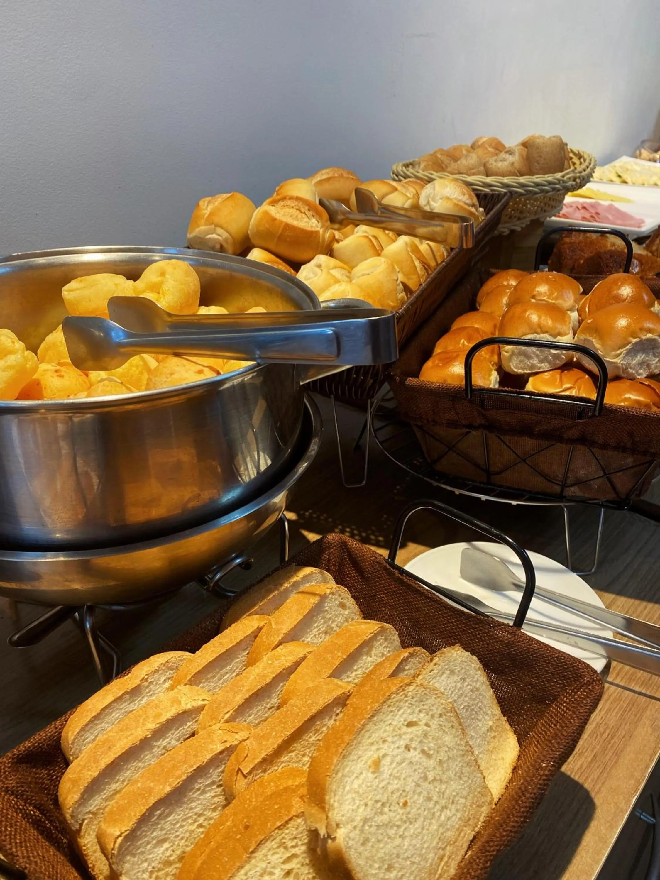 Restaurant/places to eat in Royal Design Savassi Hotel