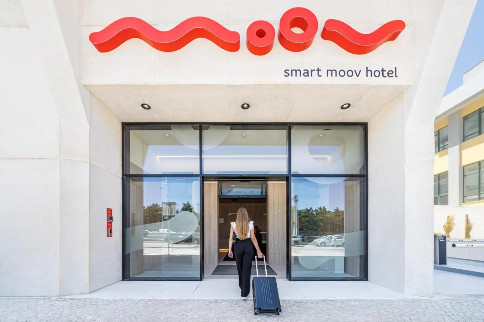 Facade/entrance in Moov Hotel Lisboa Oriente