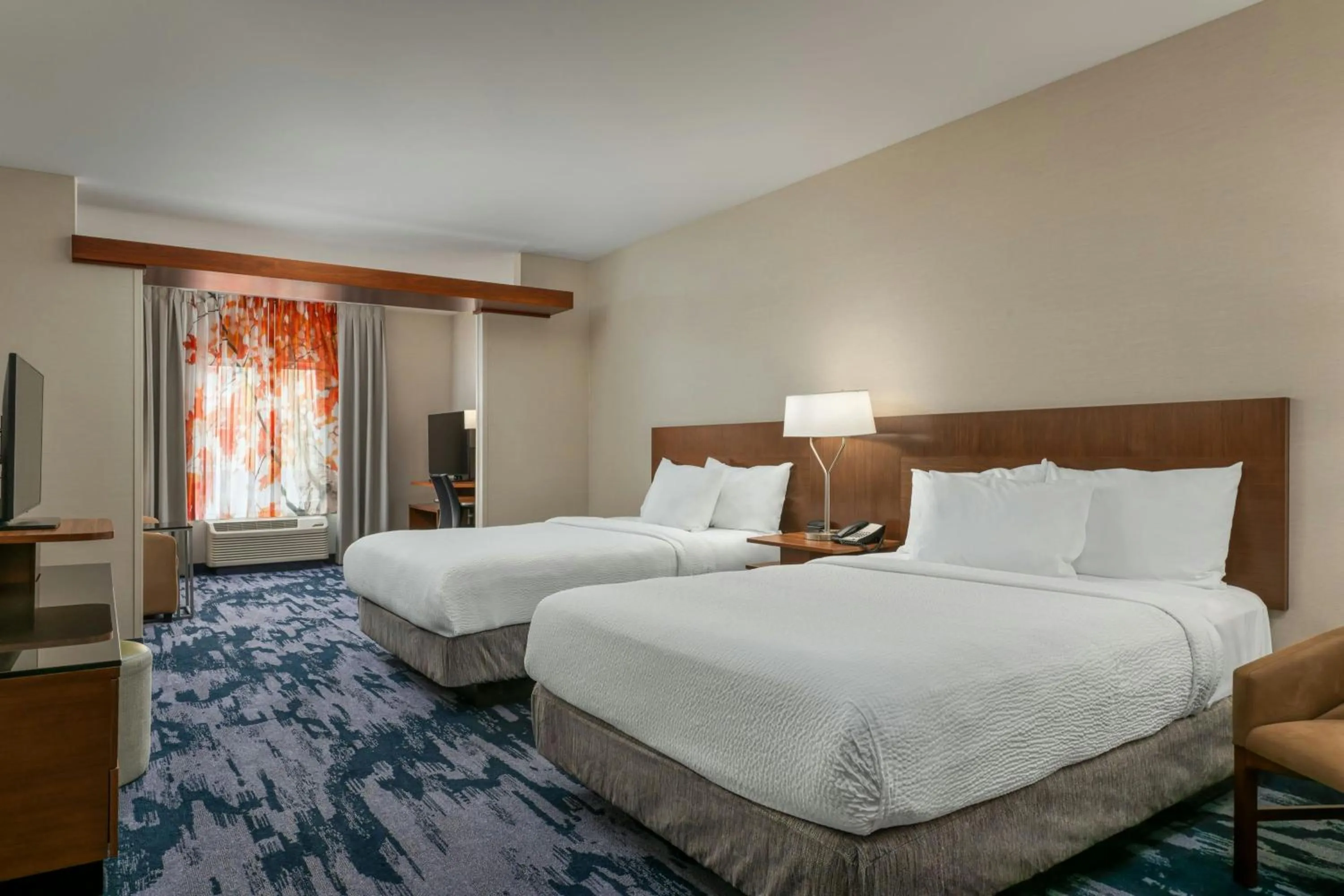 Living room, Bed in Fairfield Inn & Suites by Marriott Twin Falls