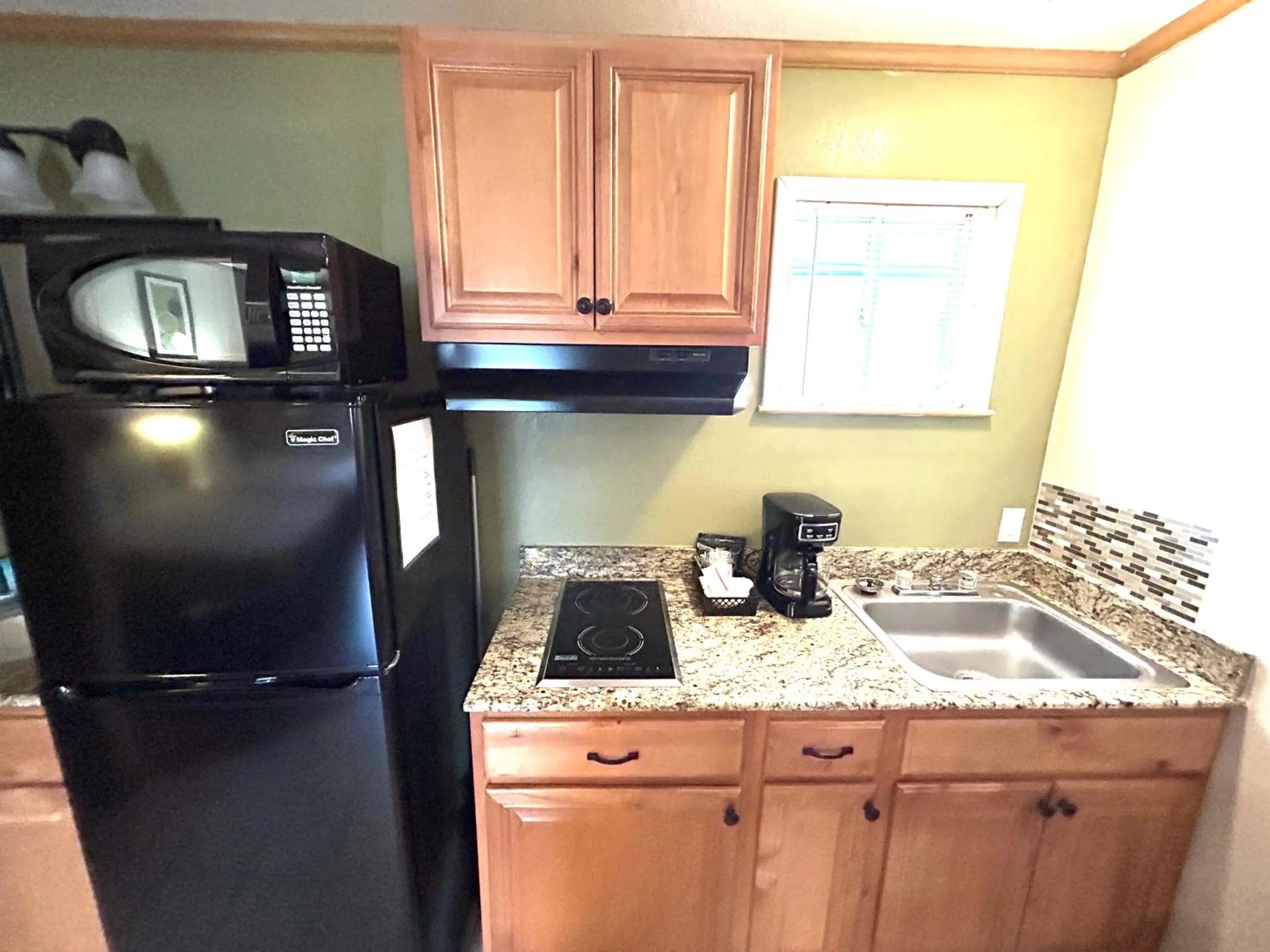 Kitchen or kitchenette in Hunter's Friend Resort near Silver Dollar City