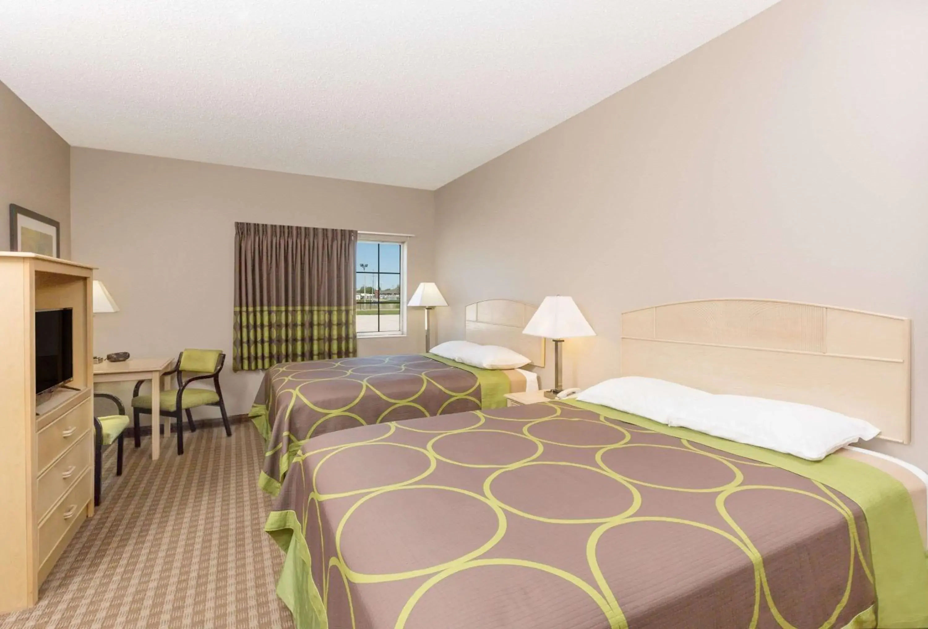 Photo of the whole room, Bed in Super 8 by Wyndham Carroll/East Photo of the whole room, Bed in Super 8 by Wyndham Carroll/East