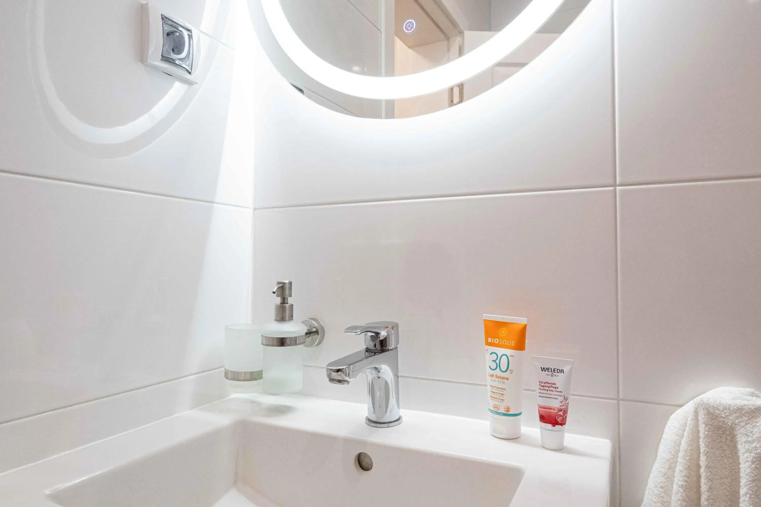 Bathroom in Central DELUXE Apartment