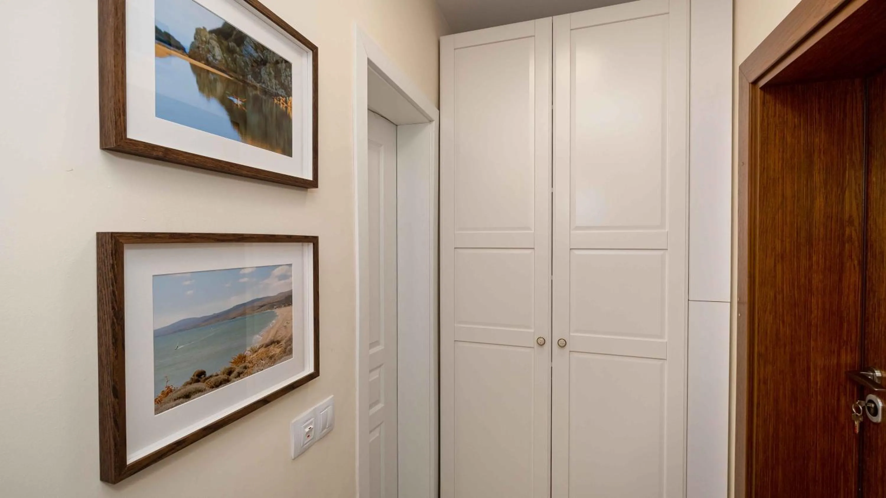 wardrobe in Central DELUXE Apartment