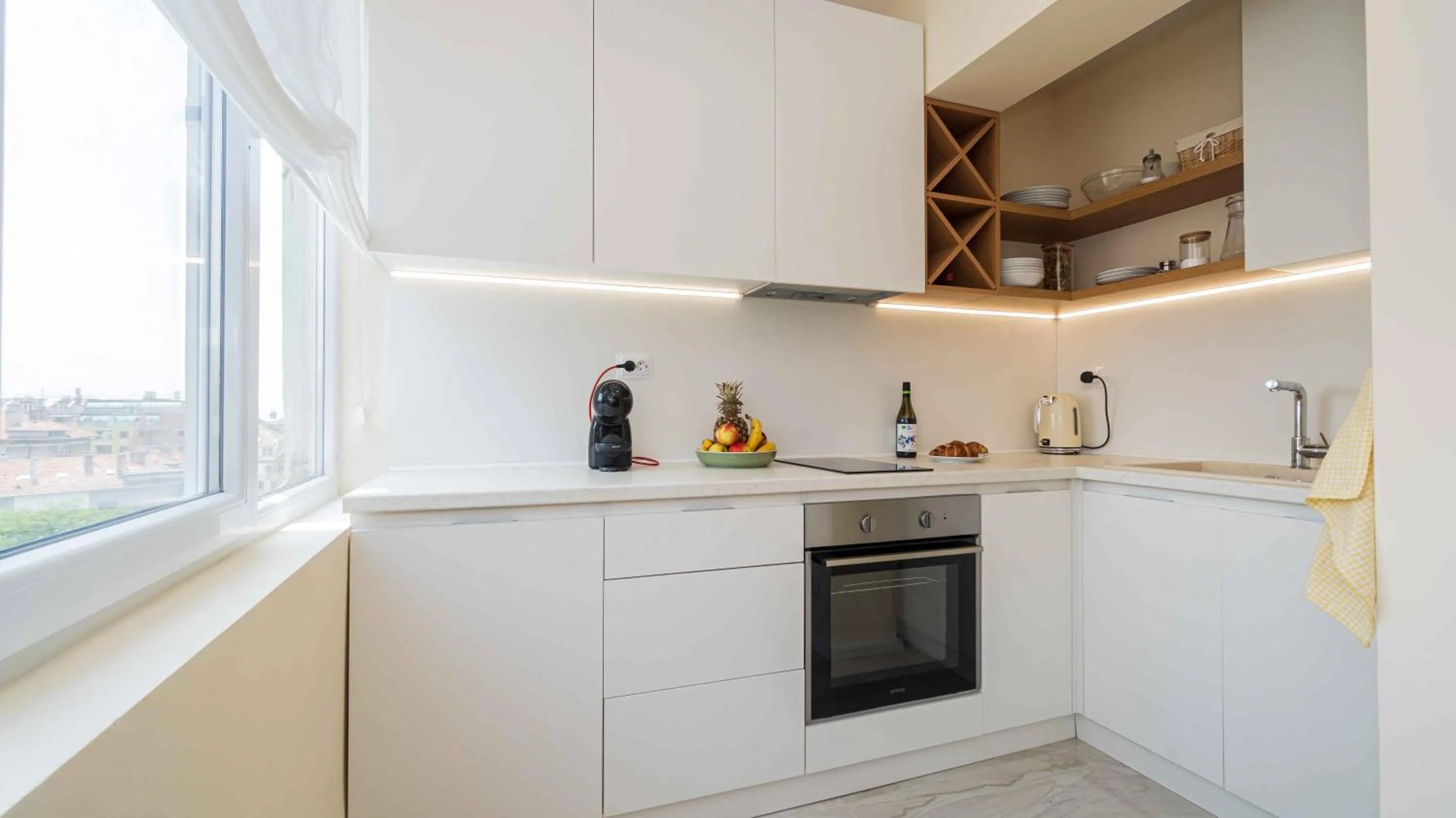 Coffee/tea facilities in Central DELUXE Apartment