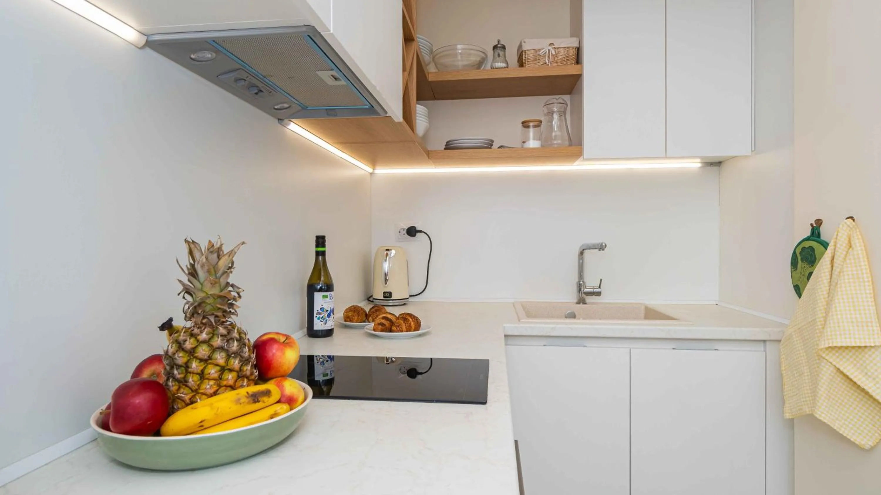 Kitchen or kitchenette in Central DELUXE Apartment