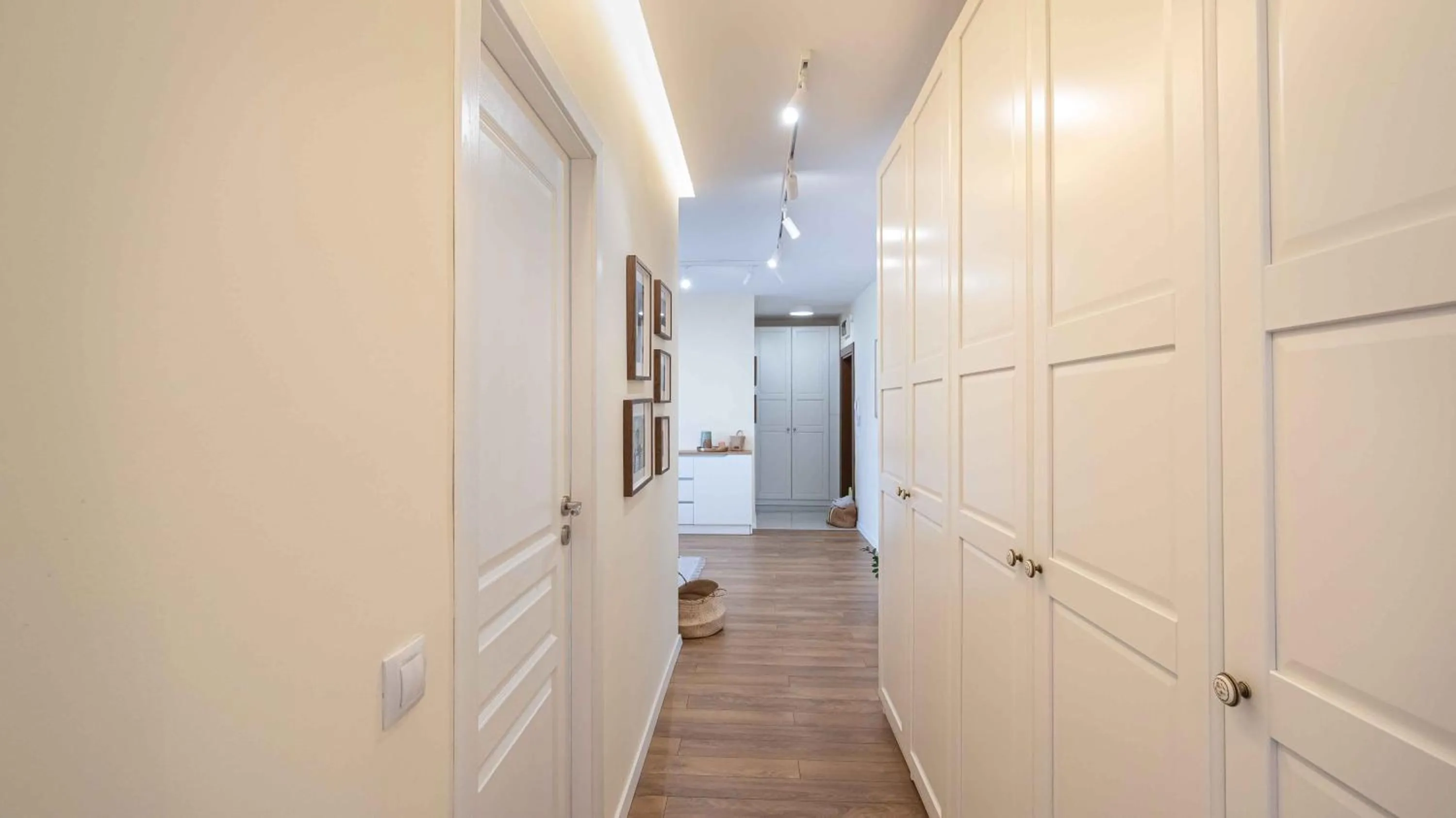 wardrobe in Central DELUXE Apartment