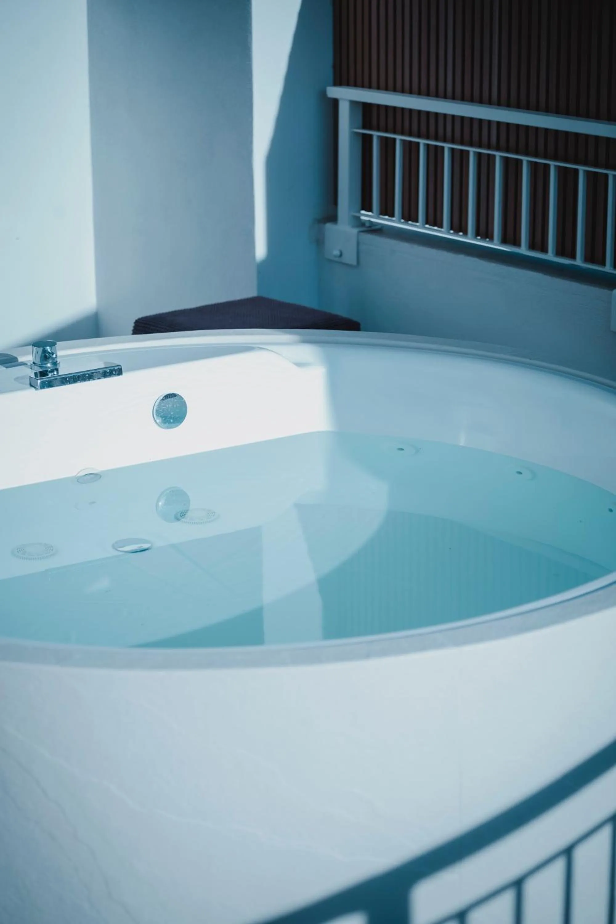 Hot Tub in View Place & Spa