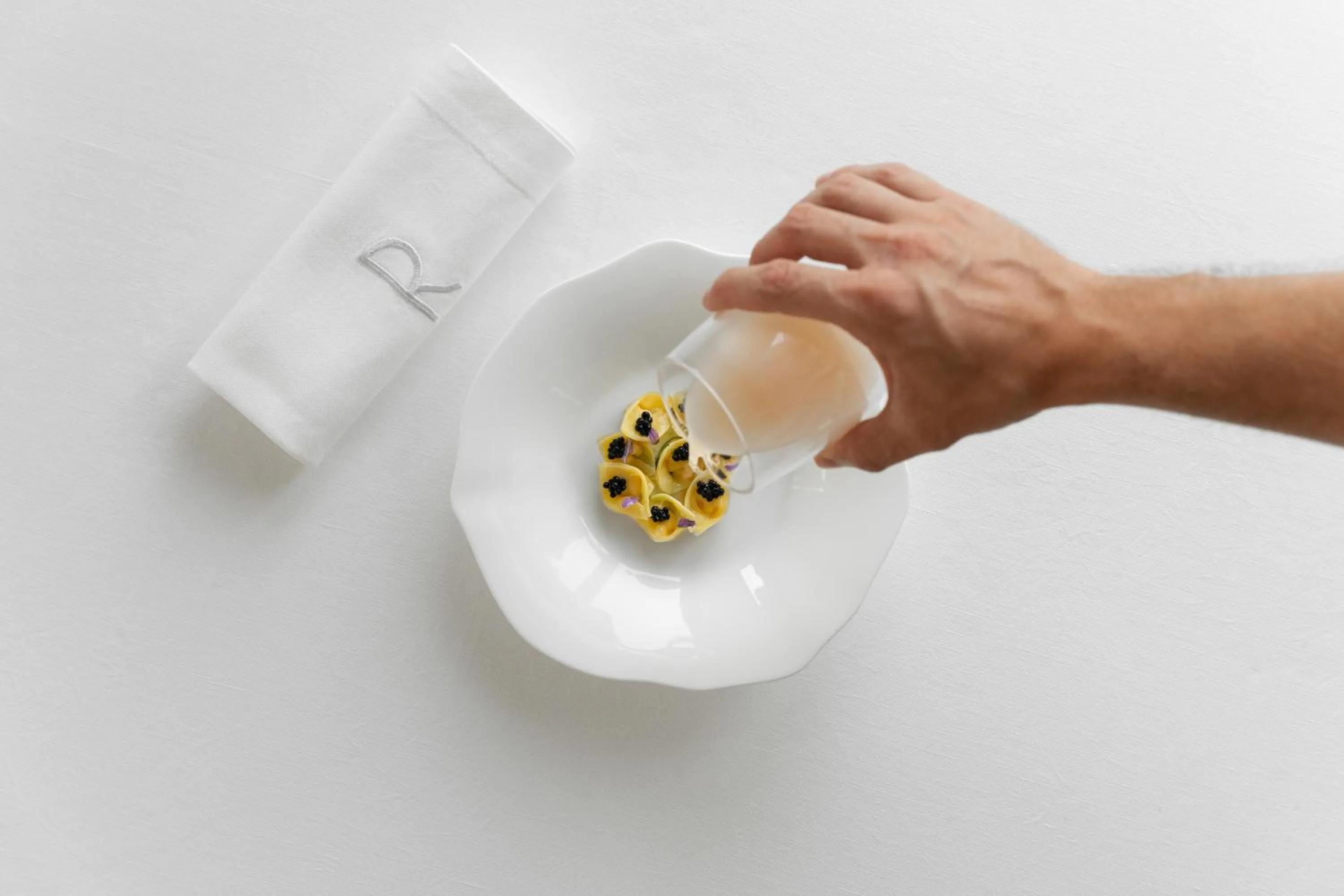 Restaurant/places to eat in View Place & Spa