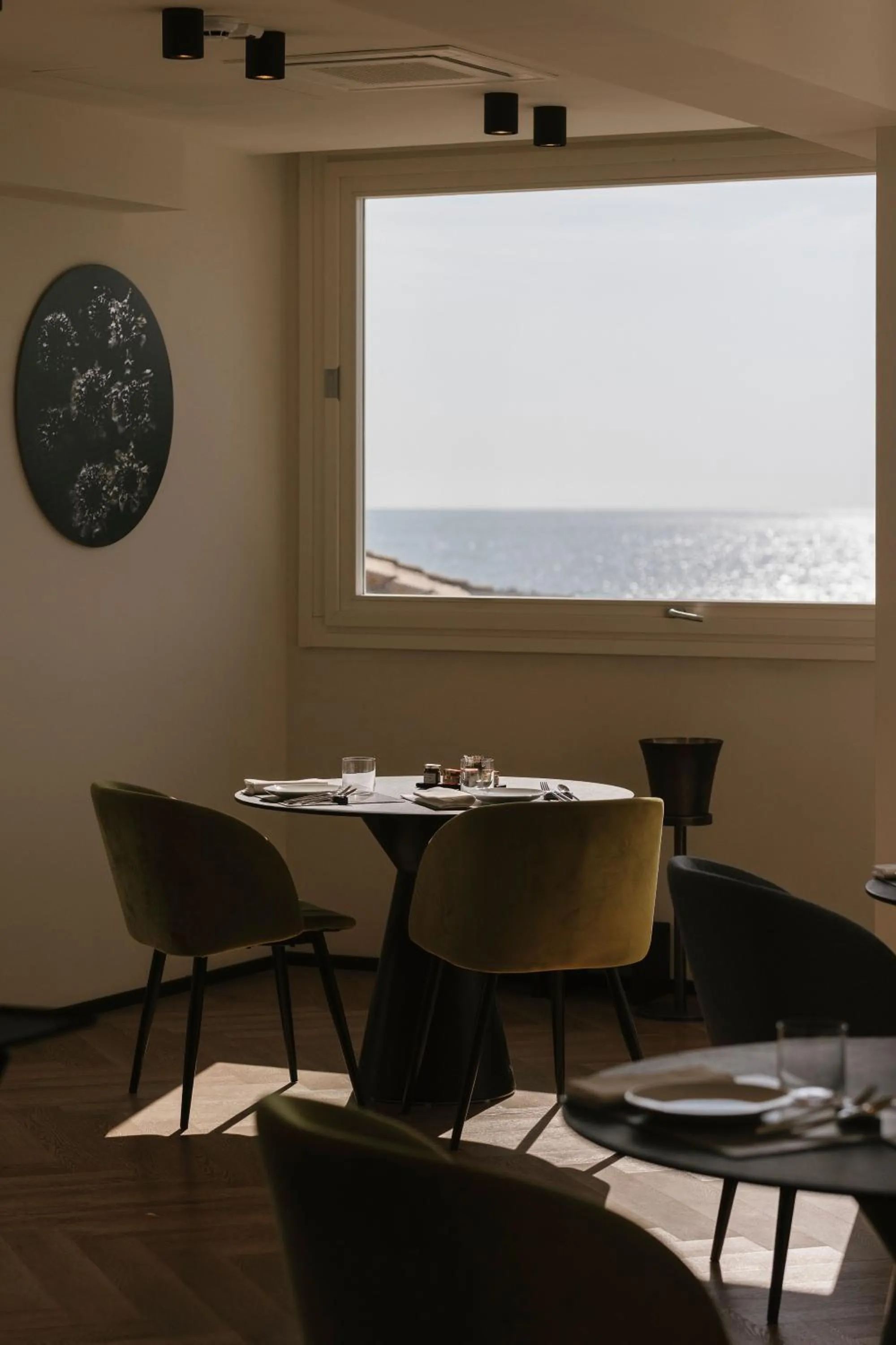 Restaurant/places to eat in View Place & Spa