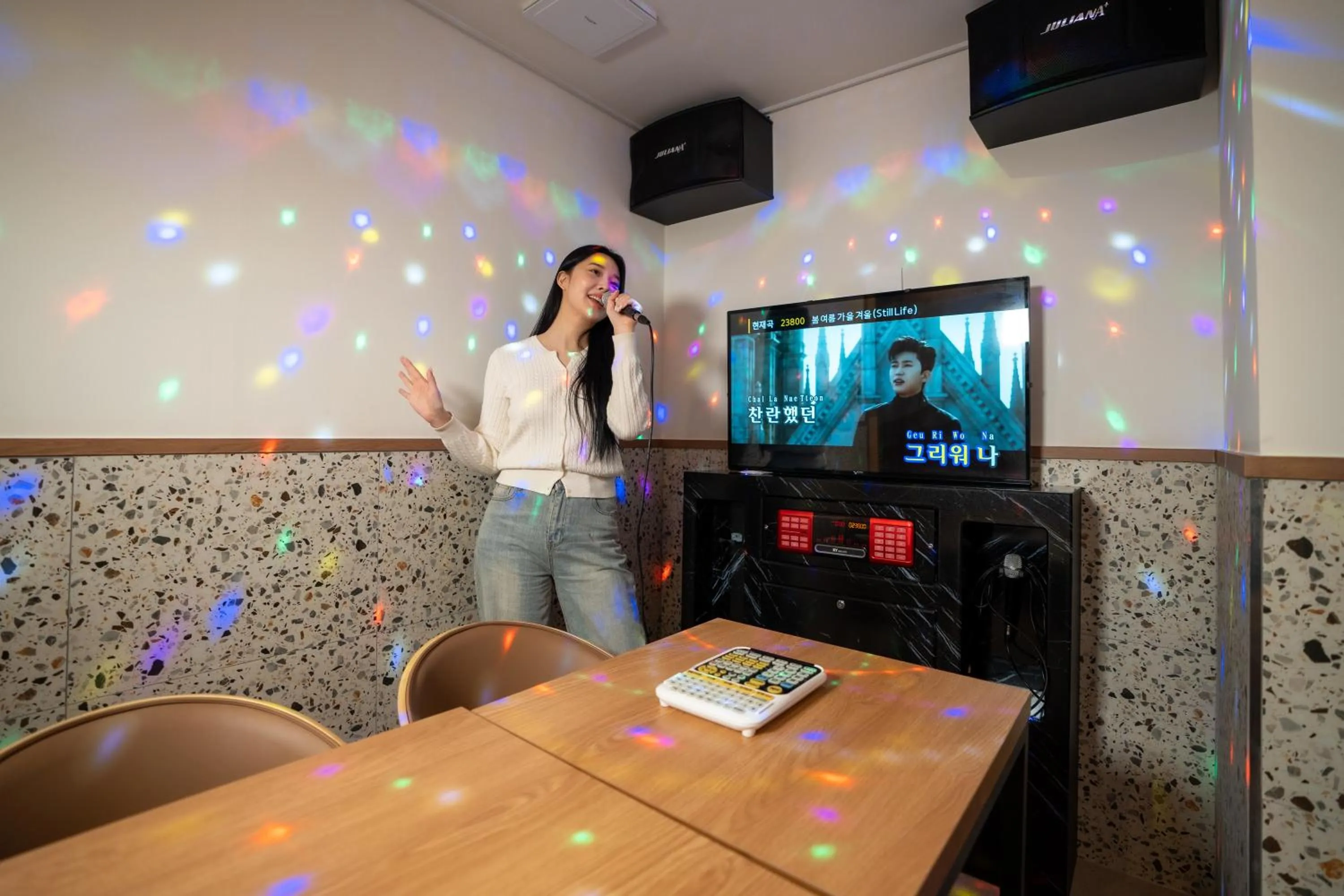 People in Jecheon Hound Hotel